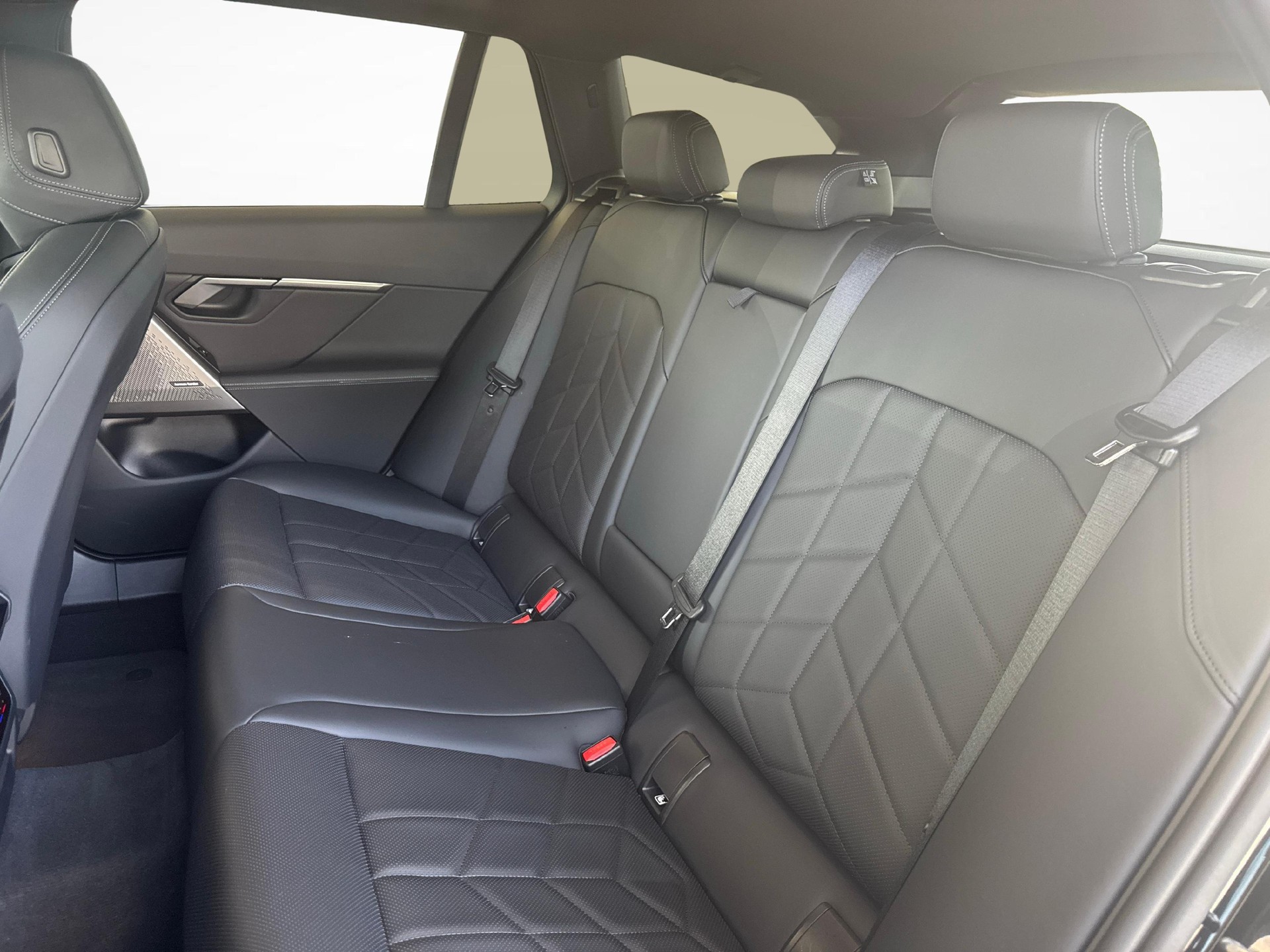 BMW 520d xDrive Touring-image-10