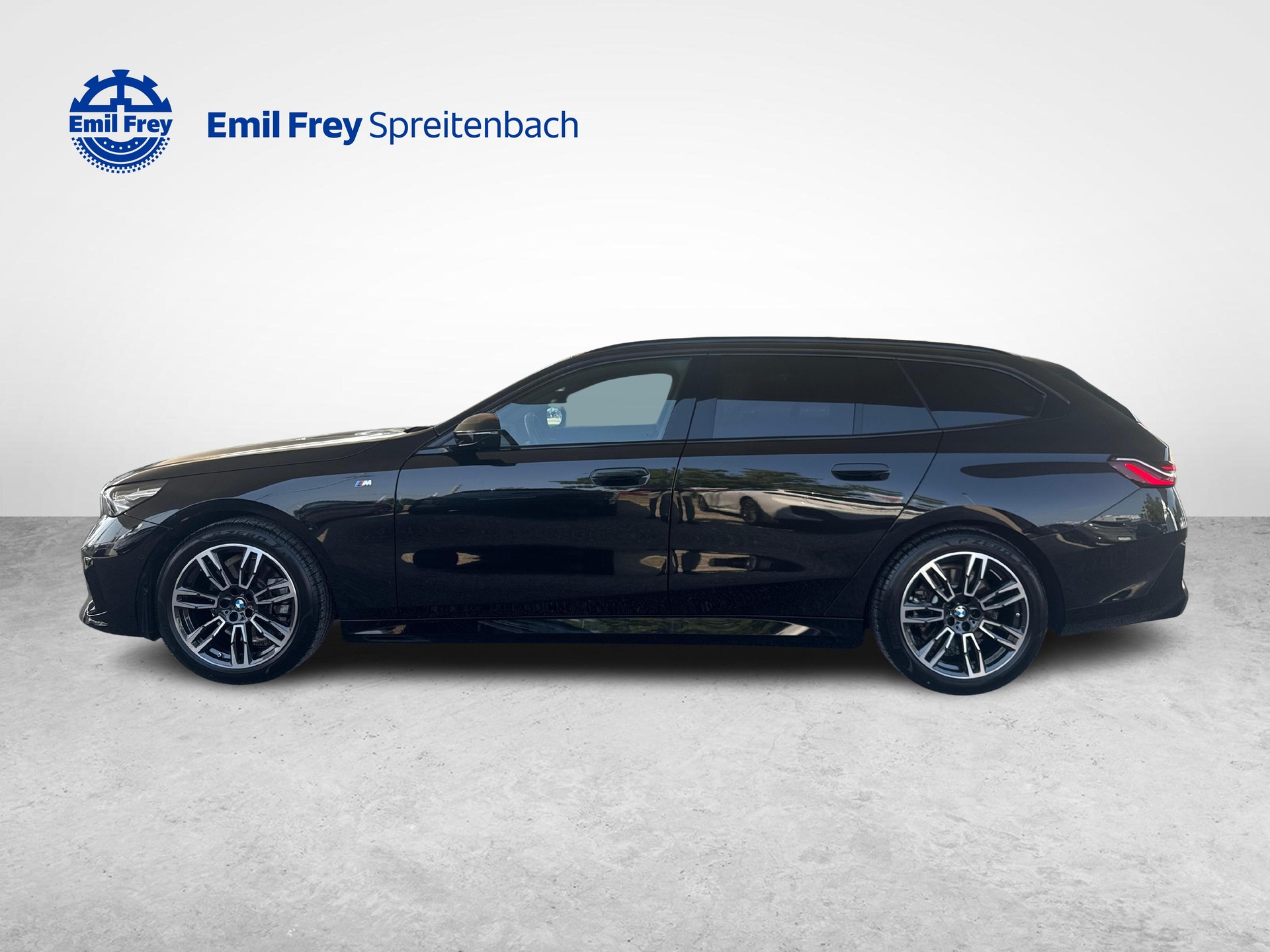 BMW 520d xDrive Touring-image-1