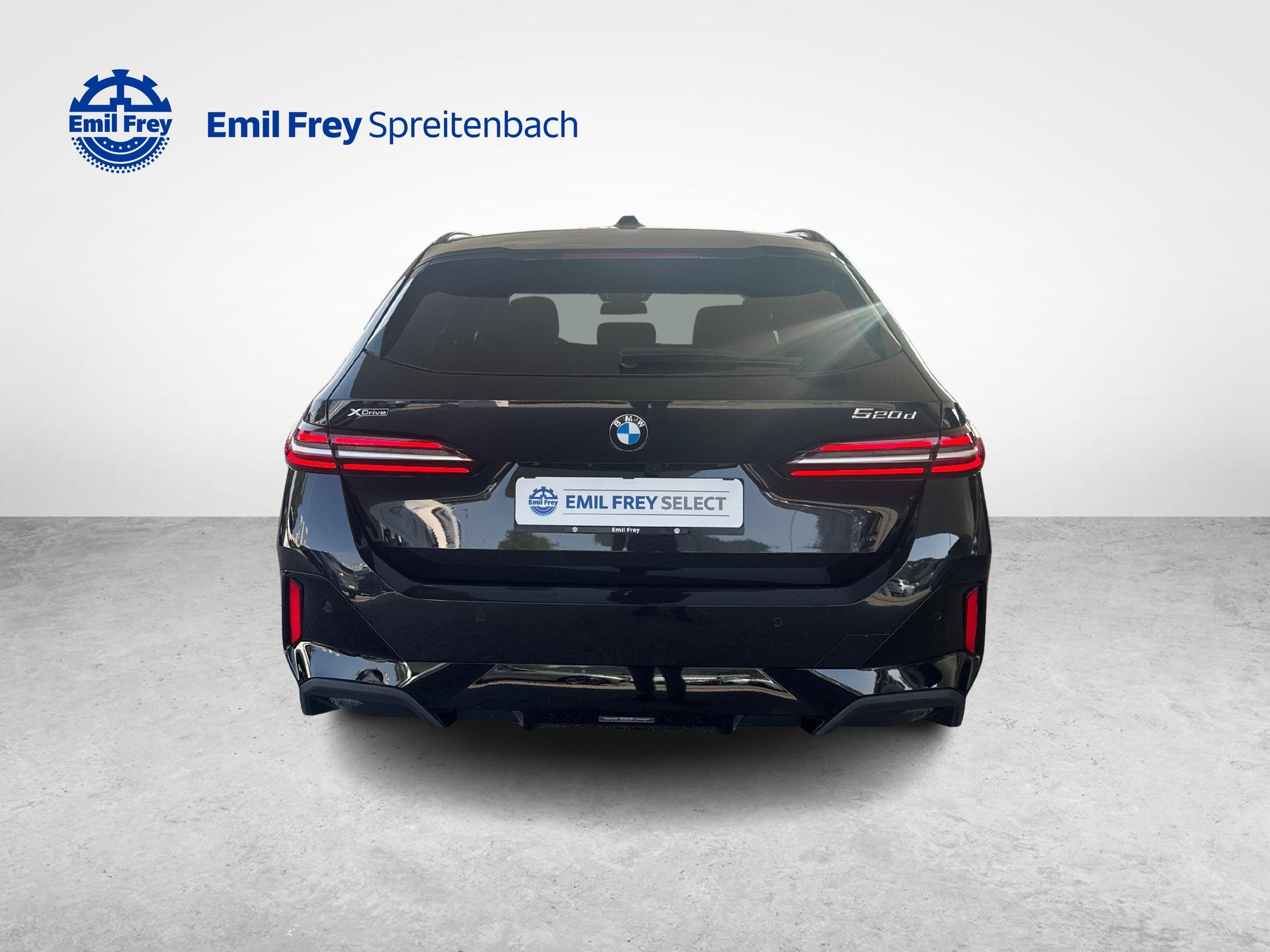 BMW 520d xDrive Touring-image-3