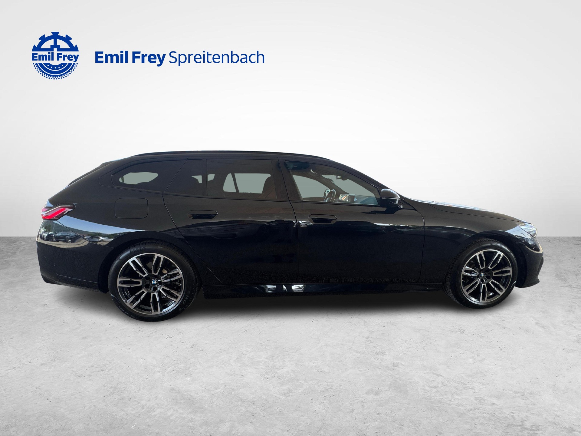BMW 520d xDrive Touring-image-5