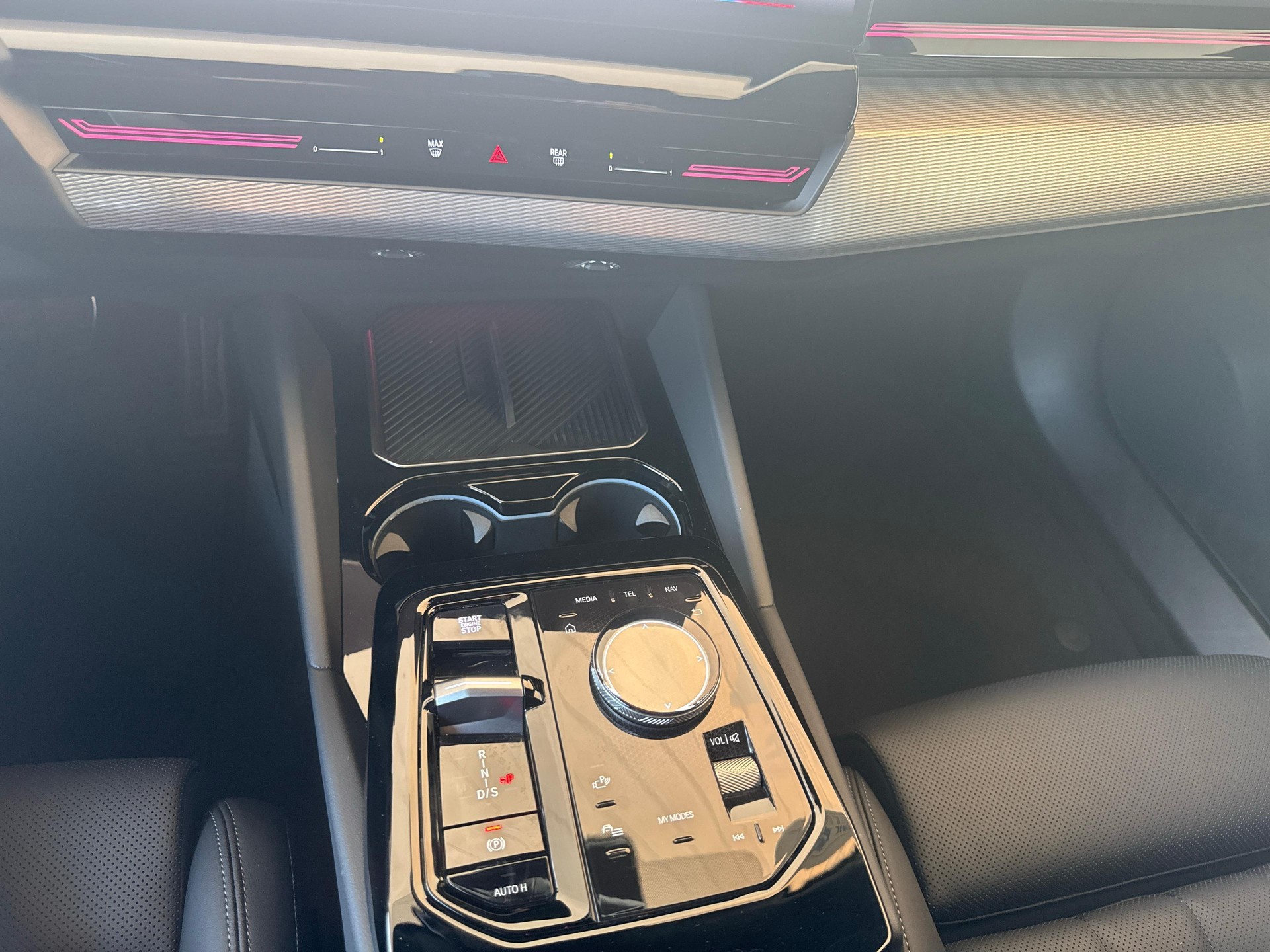 BMW 520d xDrive Touring-image-16