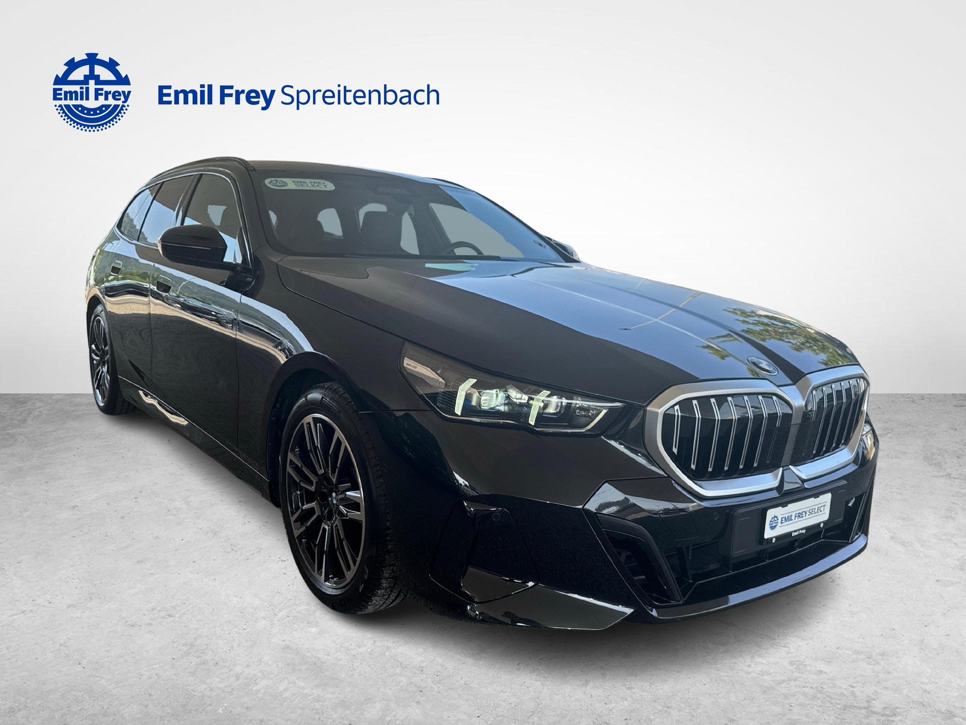 BMW 520d xDrive Touring-image-6