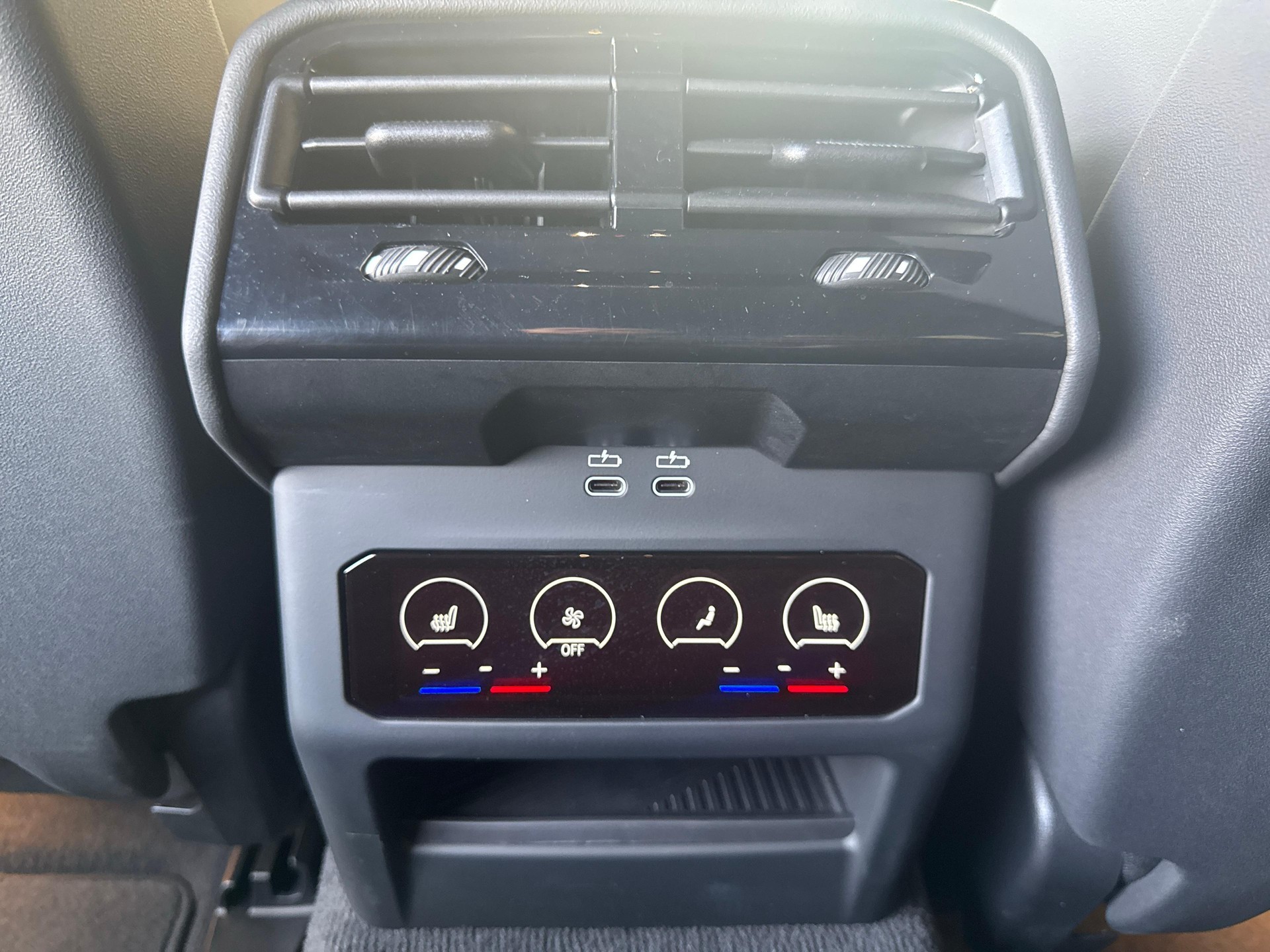 BMW 520d xDrive Touring-image-17