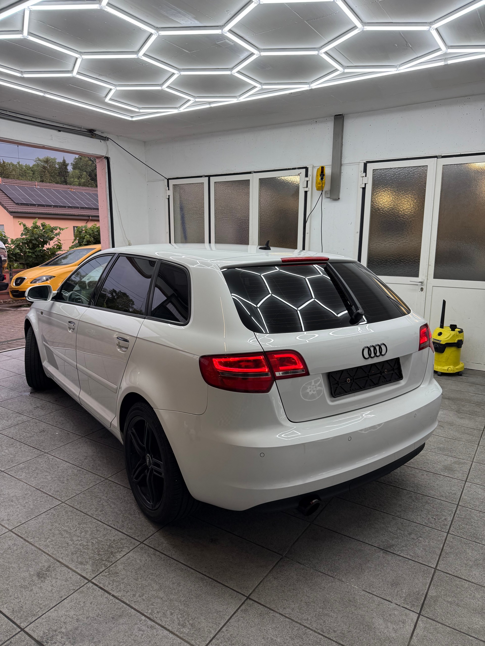 AUDI A3 Sportback 2.0 TDI Ambition S-Tronic-image-1