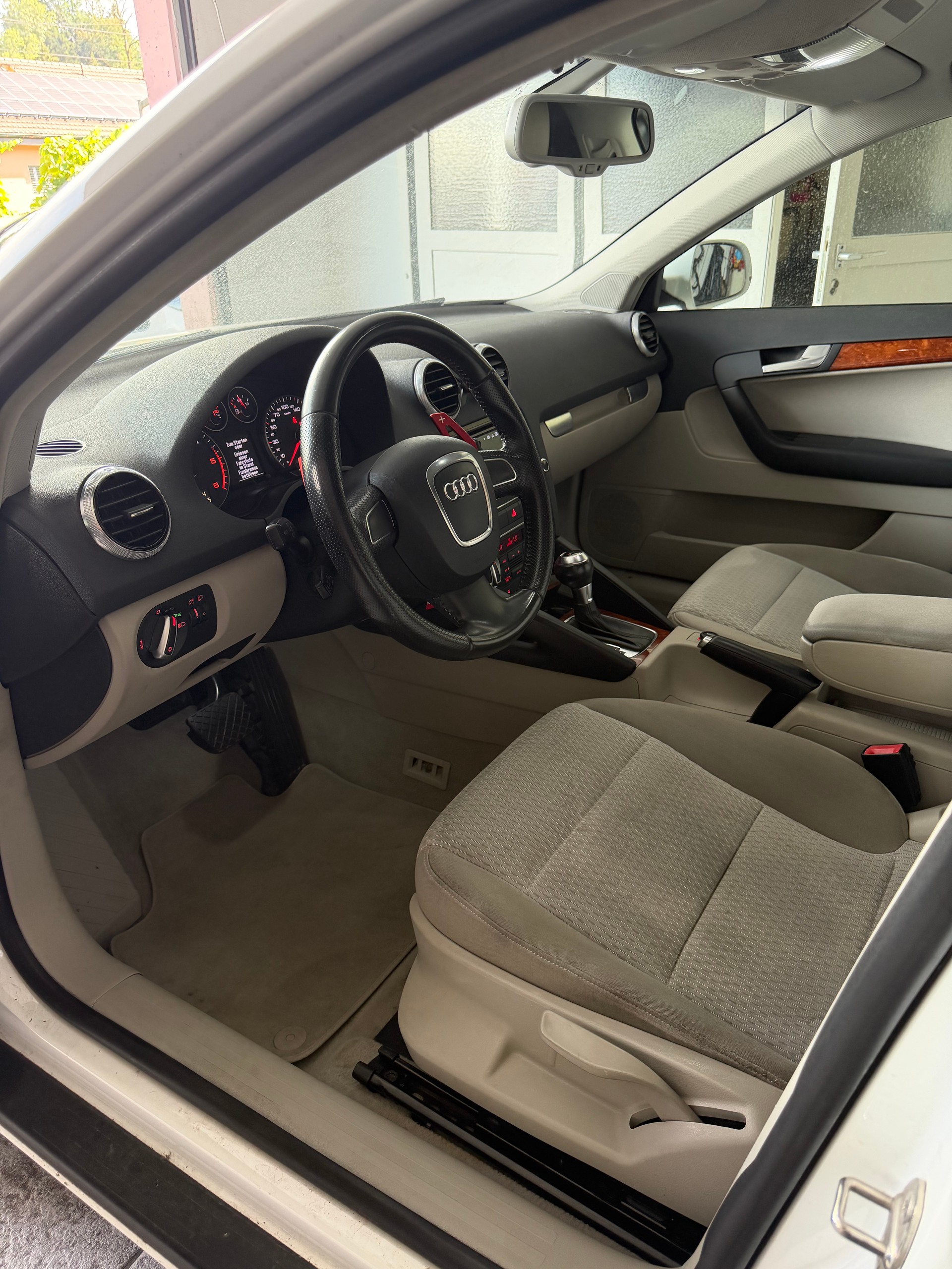 AUDI A3 Sportback 2.0 TDI Ambition S-Tronic-image-4