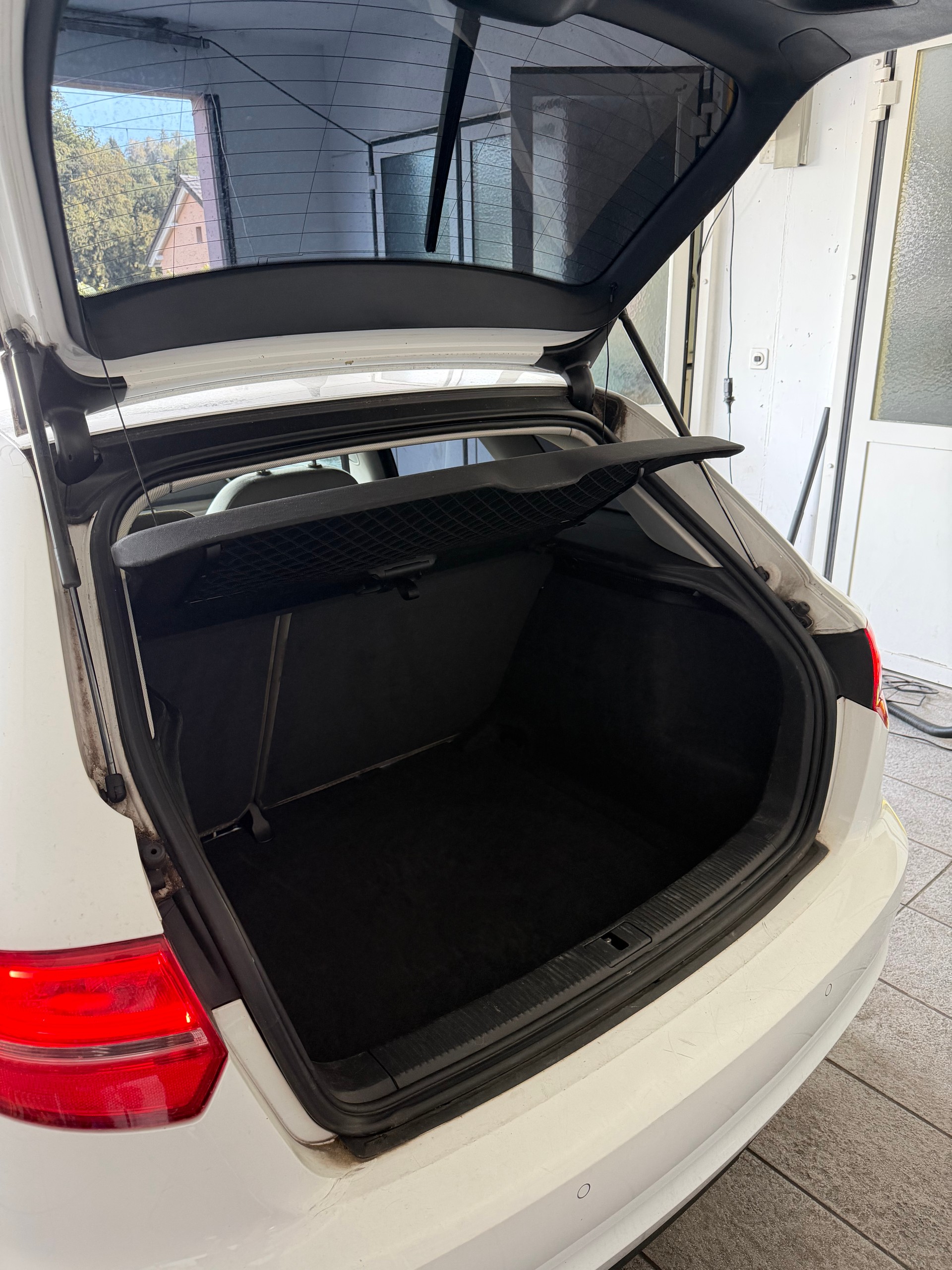 AUDI A3 Sportback 2.0 TDI Ambition S-Tronic-image-3