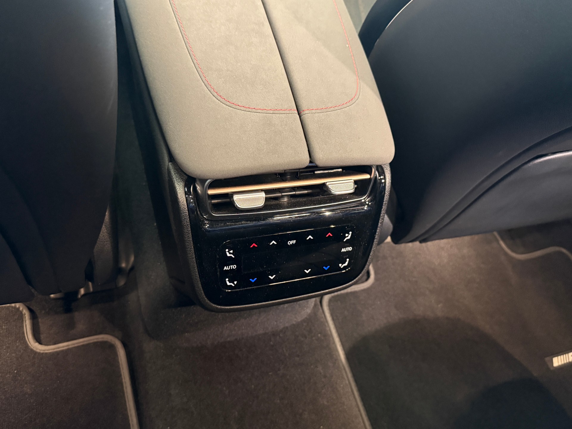 MERCEDES-BENZ EQS 580 AMG Line 4Matic-image-11