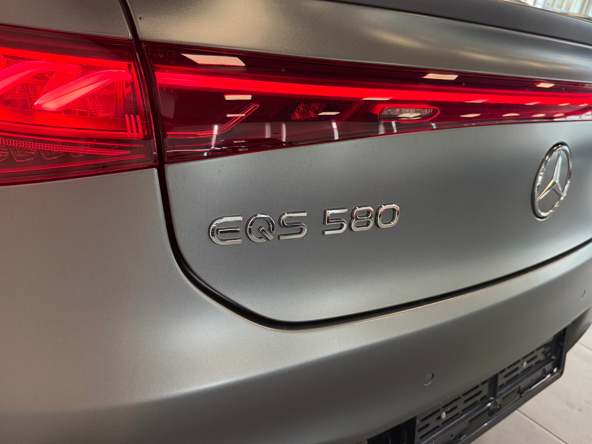 MERCEDES-BENZ EQS 580 AMG Line 4Matic-image-5