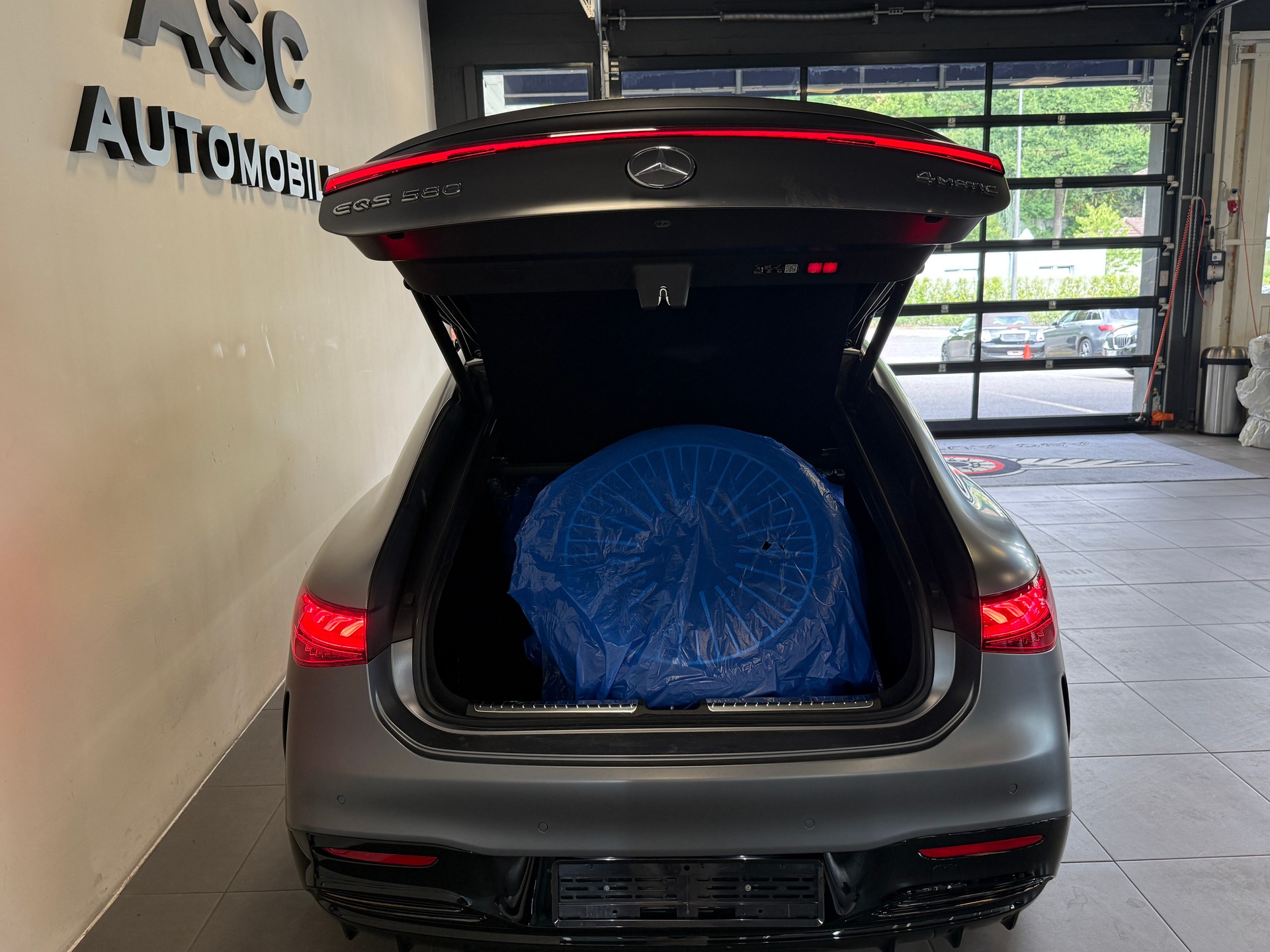 MERCEDES-BENZ EQS 580 AMG Line 4Matic-image-6