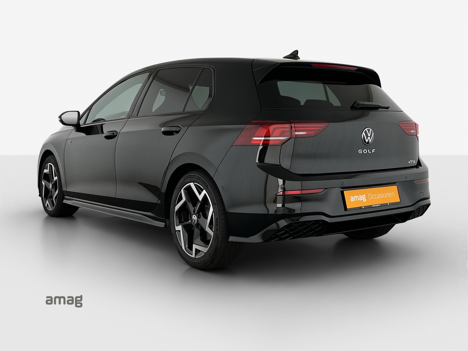 VW Golf 1.5 e TSI mHEV R-Line DSG-image-2