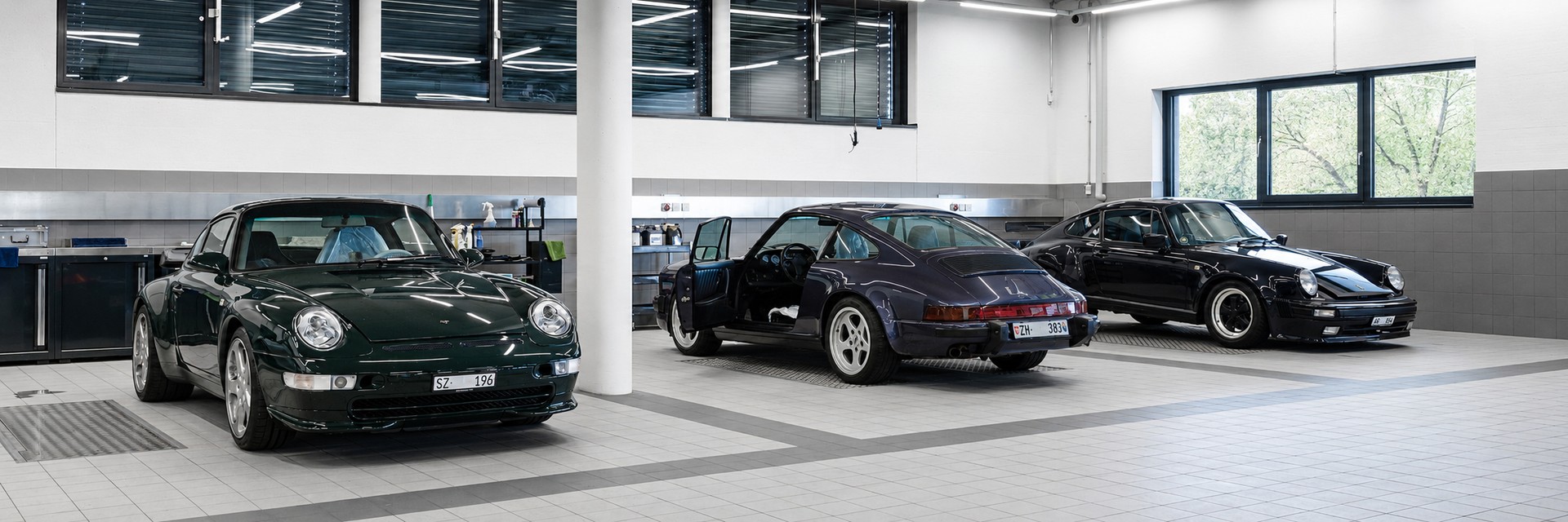 PORSCHE 911 Carrera 2 Cabrio-image-11
