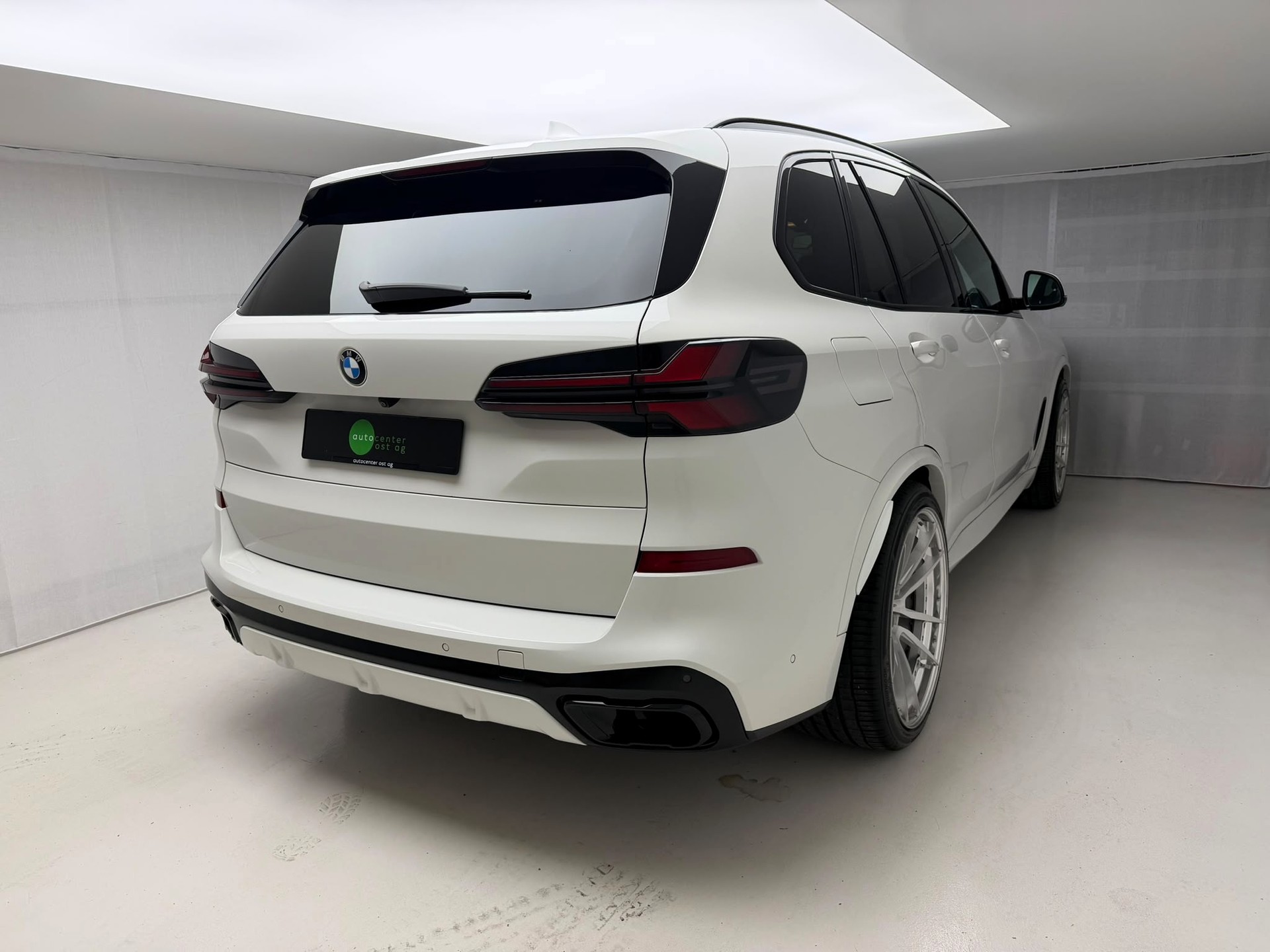 BMW X5 xDrive 40i Steptronic-showroom-element-3