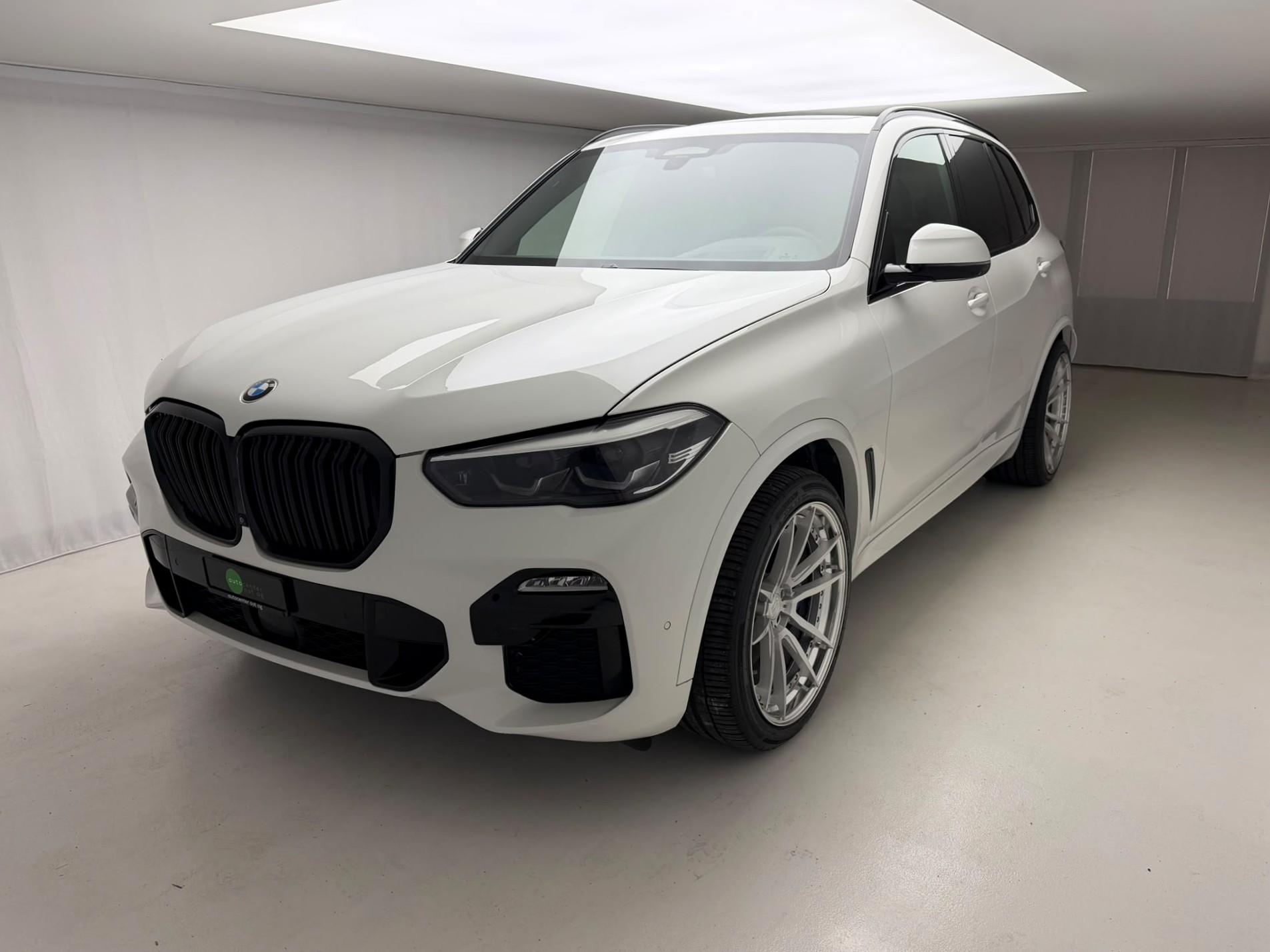 BMW X5 xDrive 40i Steptronic-showroom-element-1