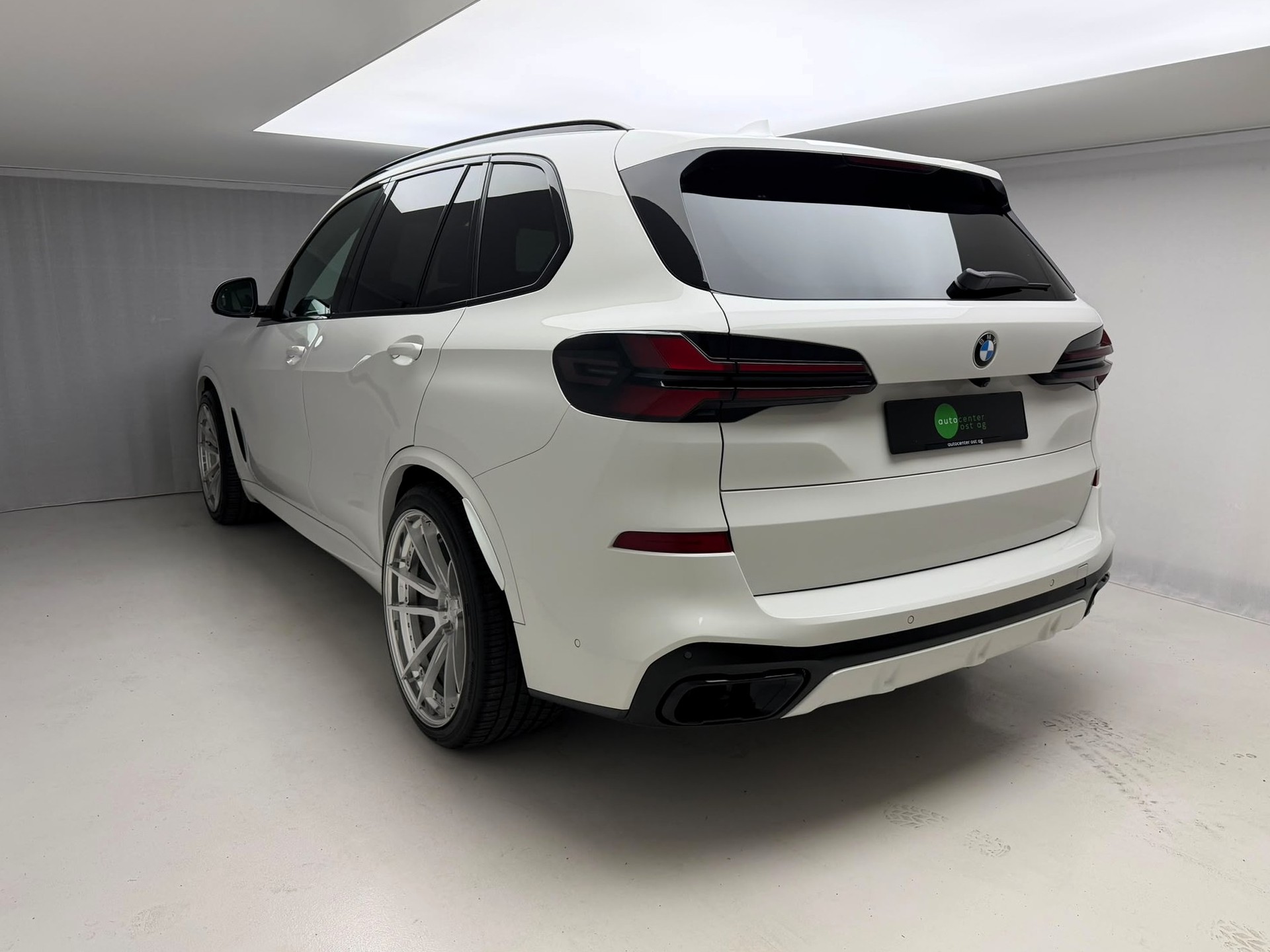 BMW X5 xDrive 40i Steptronic-showroom-element-2