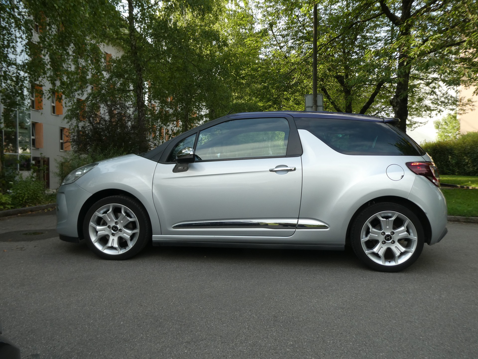 DS AUTOMOBILES DS3 Cabrio 1.6 THP Sport Chic-image-4