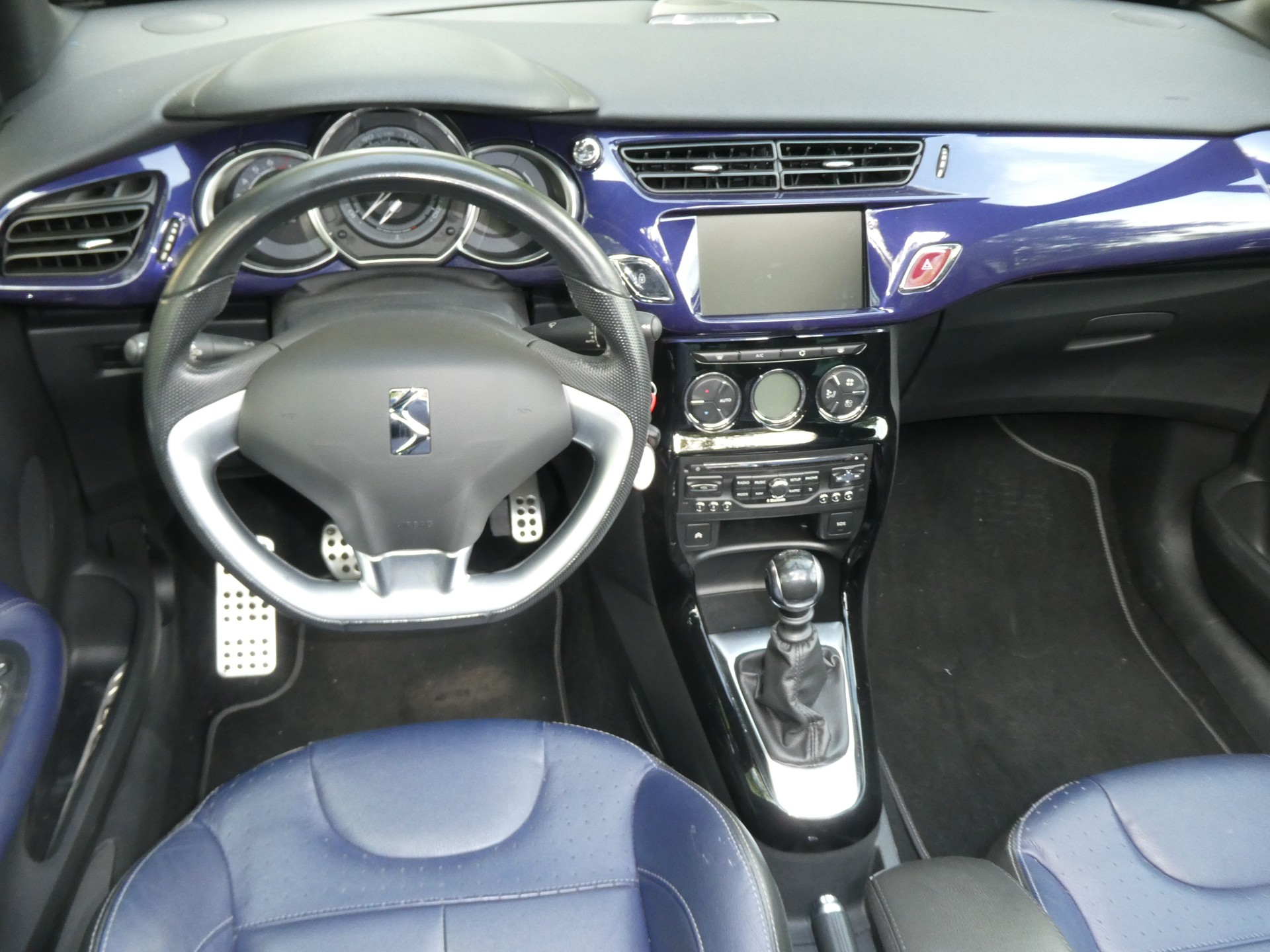 DS AUTOMOBILES DS3 Cabrio 1.6 THP Sport Chic-image-11