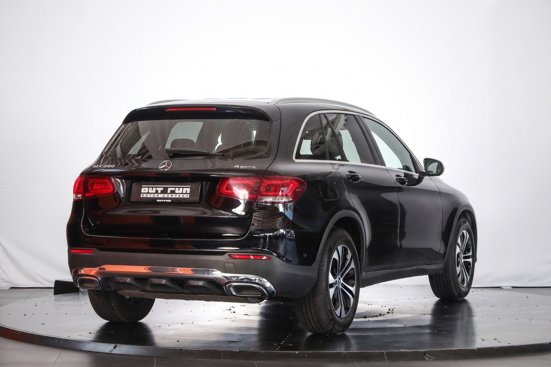 MERCEDES-BENZ GLC 200 4Matic 9G-Tronic-showroom-element-3