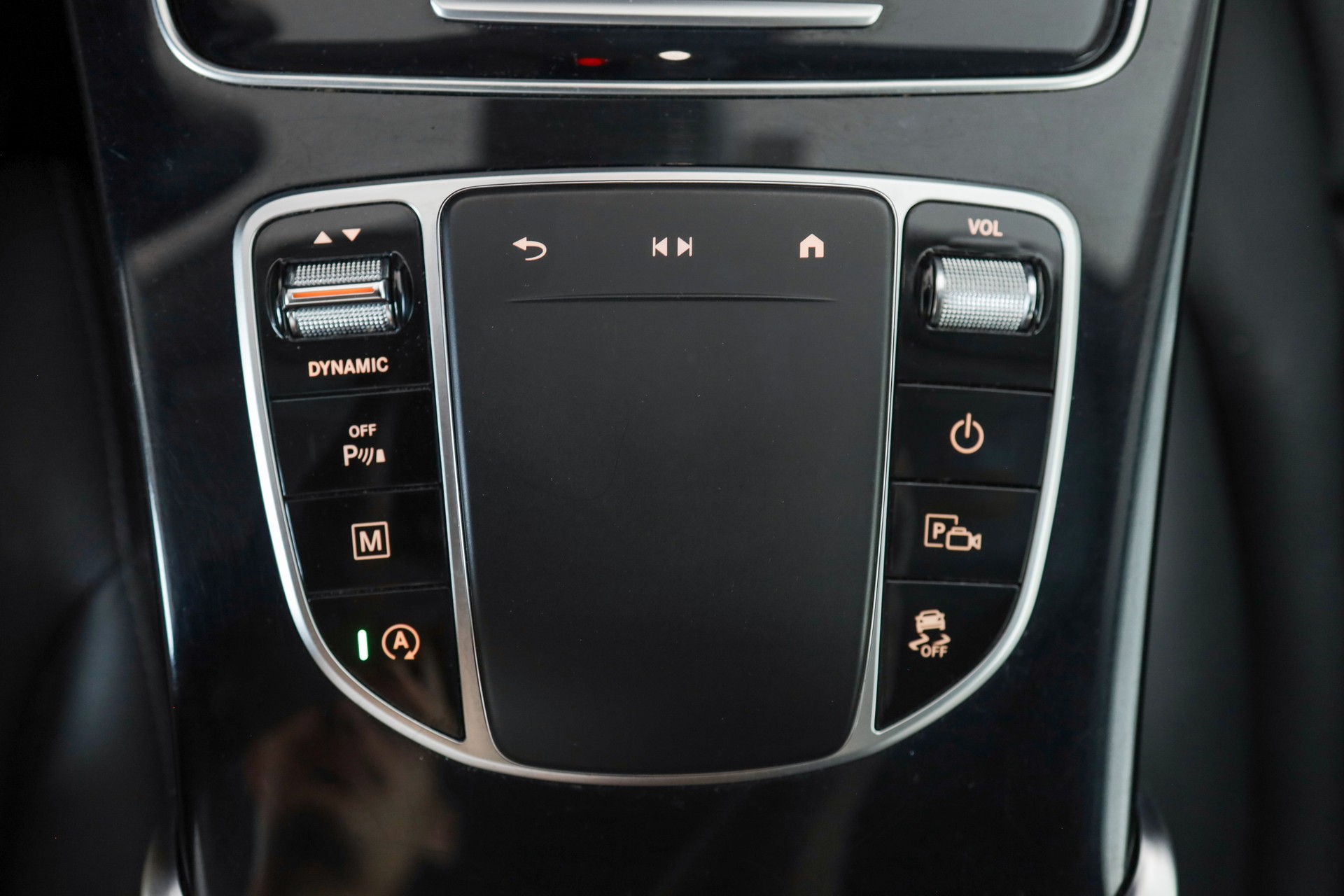 MERCEDES-BENZ GLC 200 4Matic 9G-Tronic-image-18