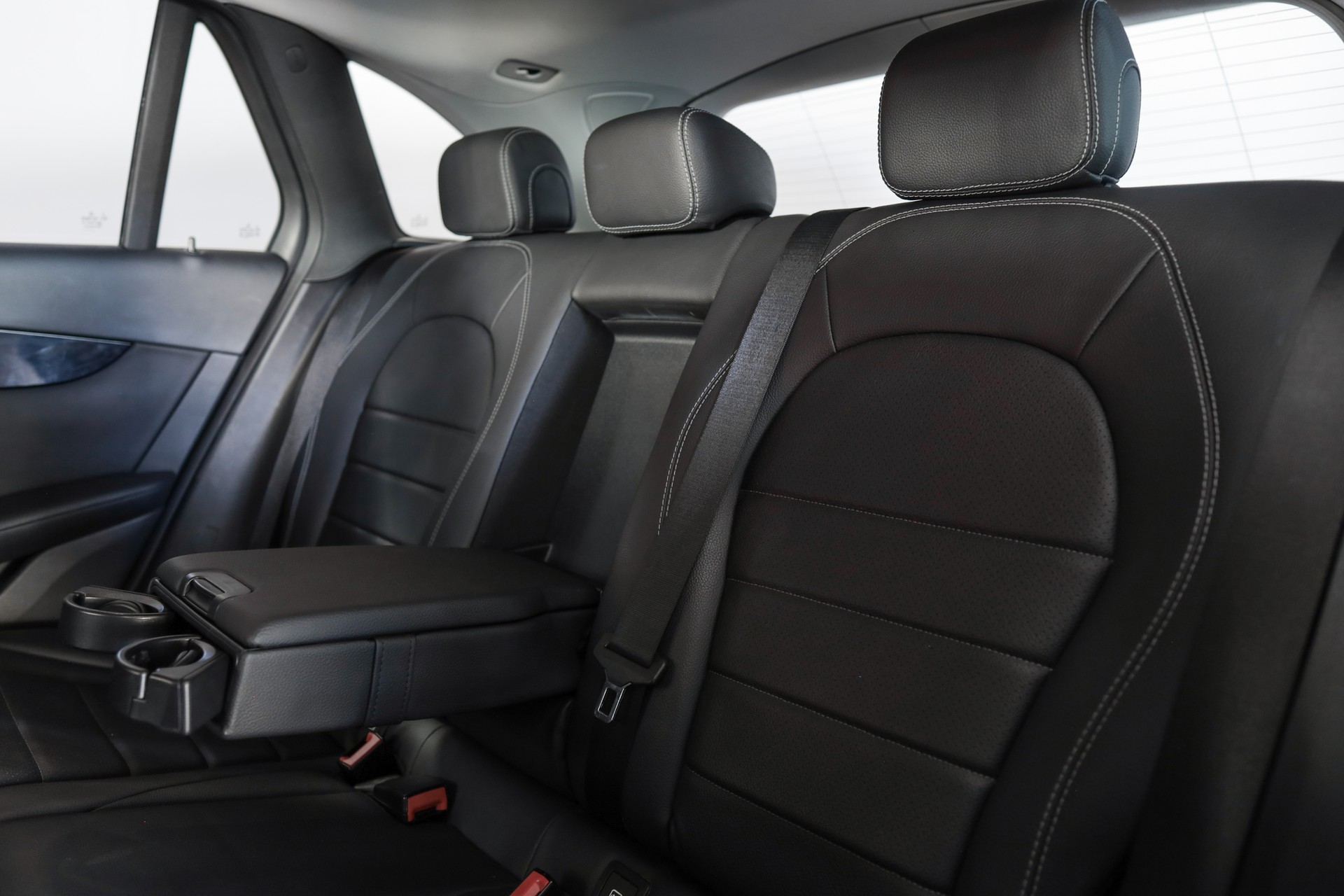 MERCEDES-BENZ GLC 200 4Matic 9G-Tronic-image-10