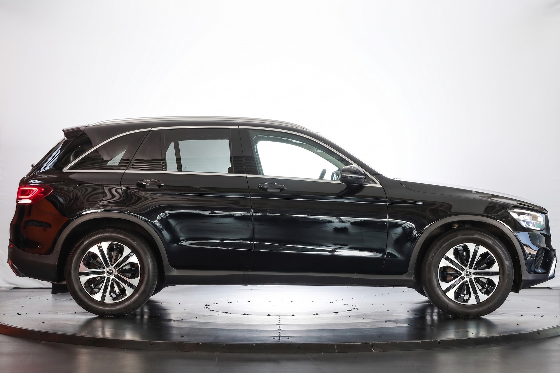 MERCEDES-BENZ GLC 200 4Matic 9G-Tronic-image-4