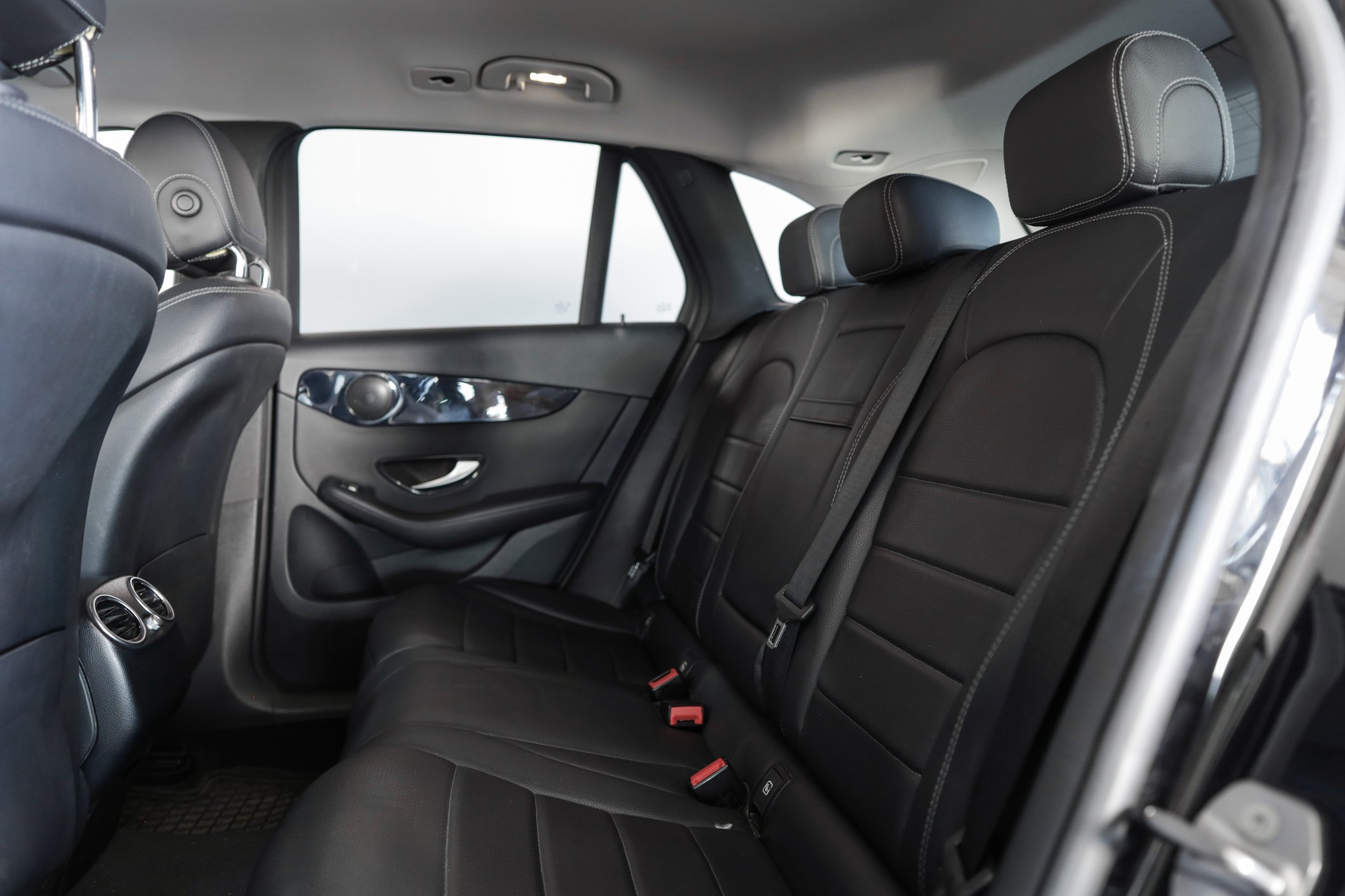 MERCEDES-BENZ GLC 200 4Matic 9G-Tronic-image-8