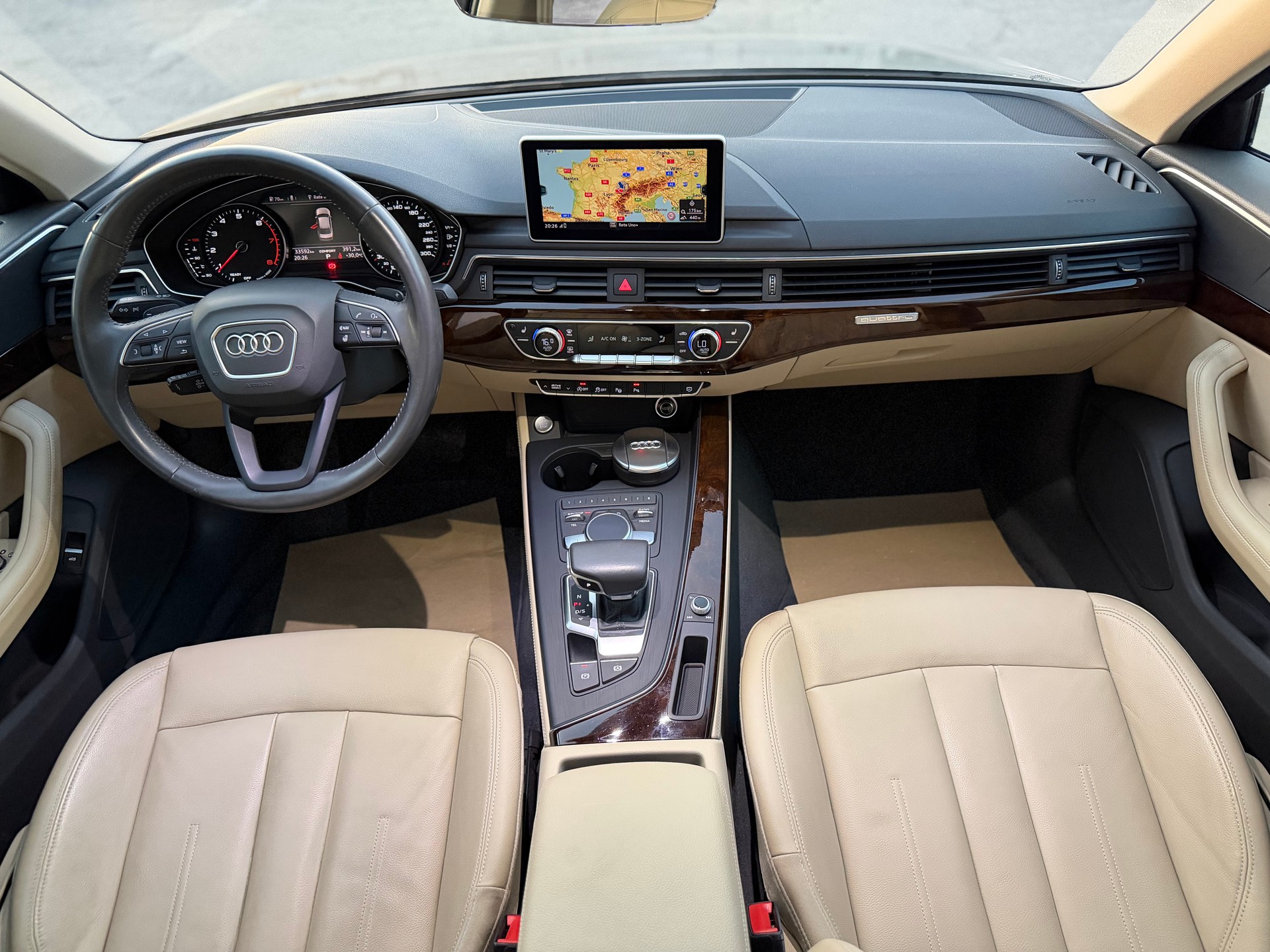 AUDI A4 Limousine 2.0 TFSI quattro S-tronic-image-10