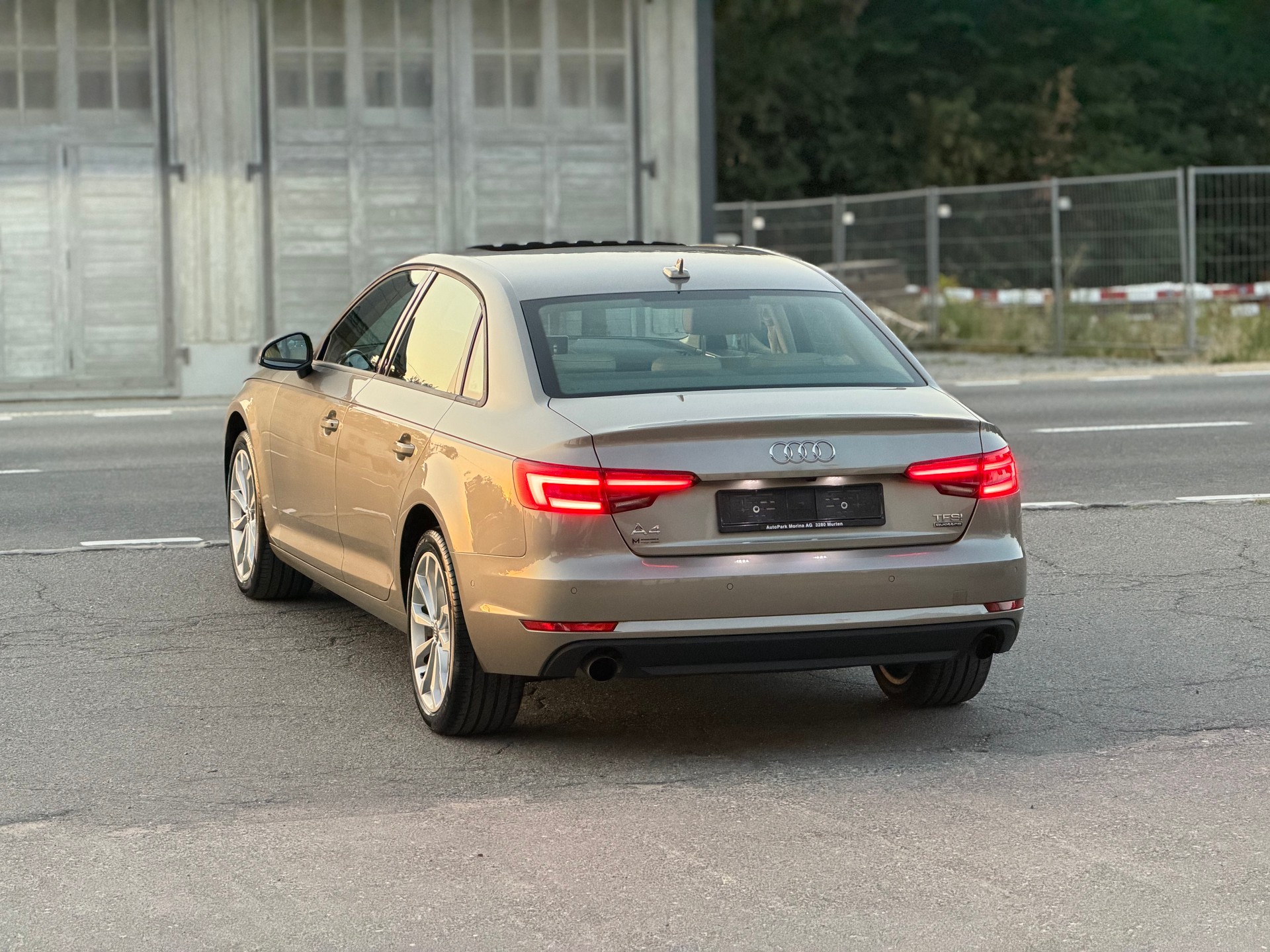 AUDI A4 Limousine 2.0 TFSI quattro S-tronic-image-6