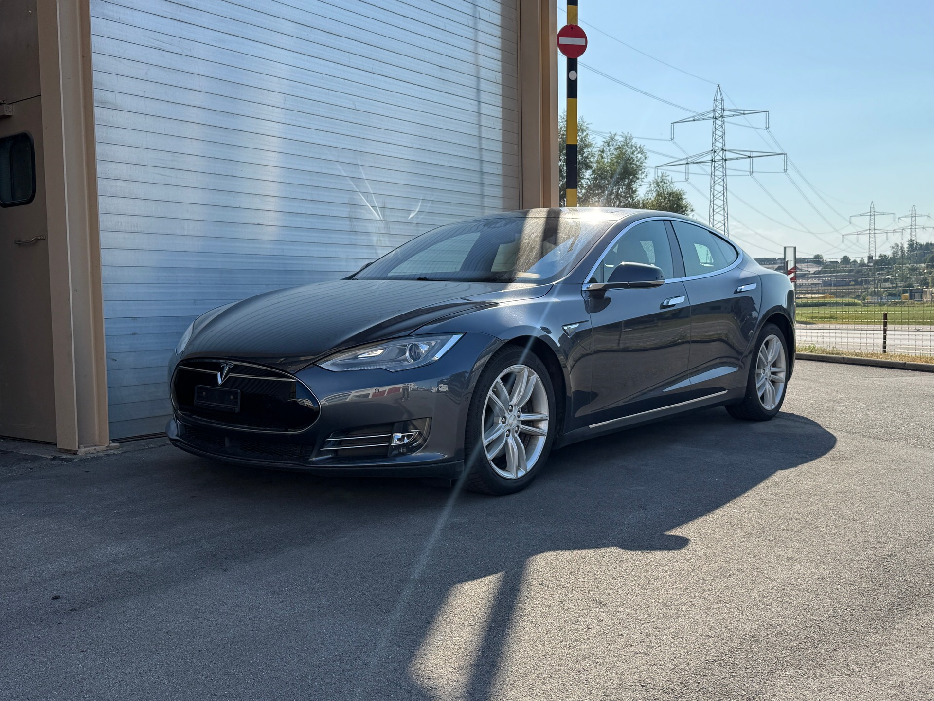 TESLA Model S 85 D-image-0