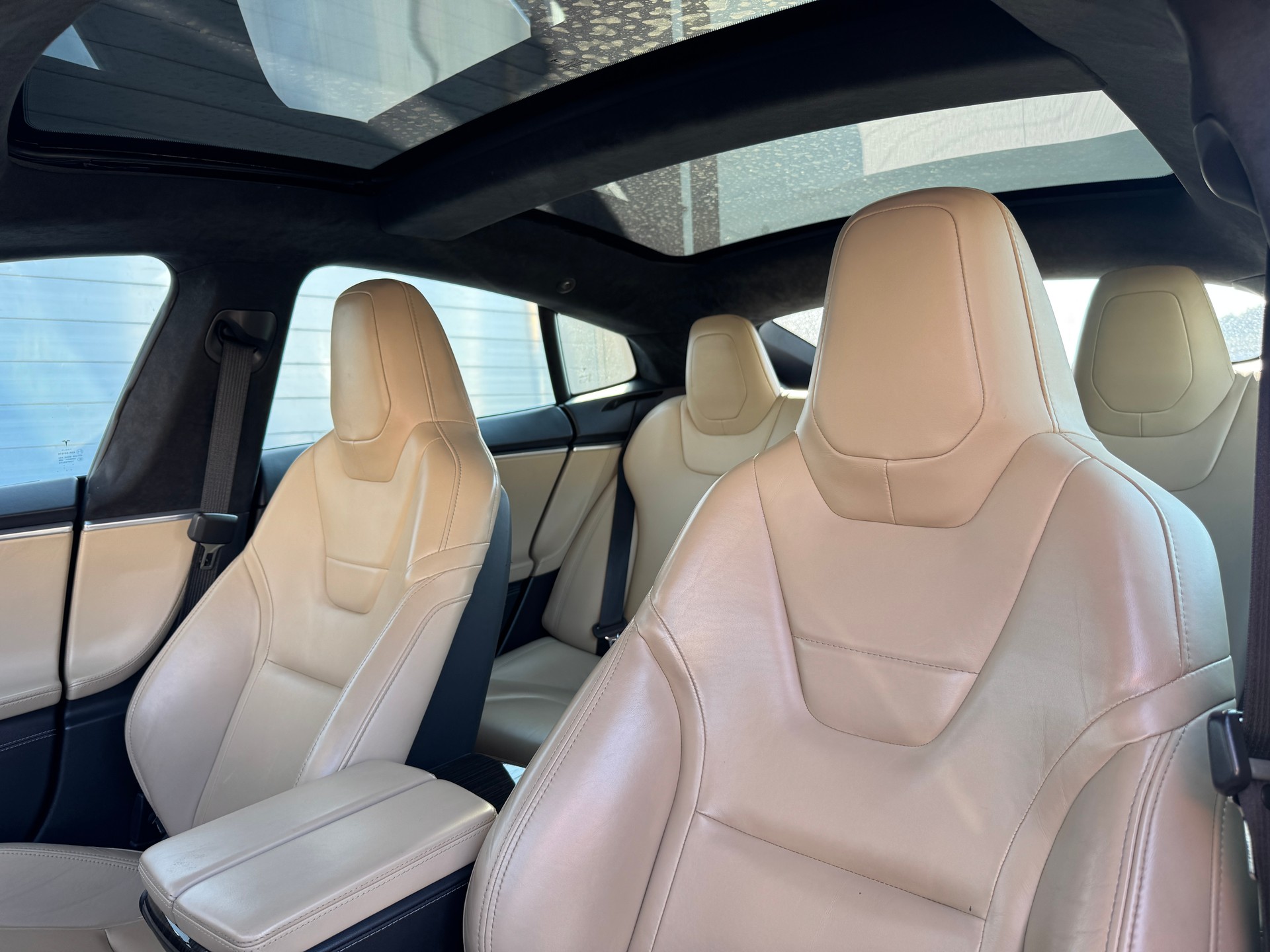 TESLA Model S 85 D-image-14