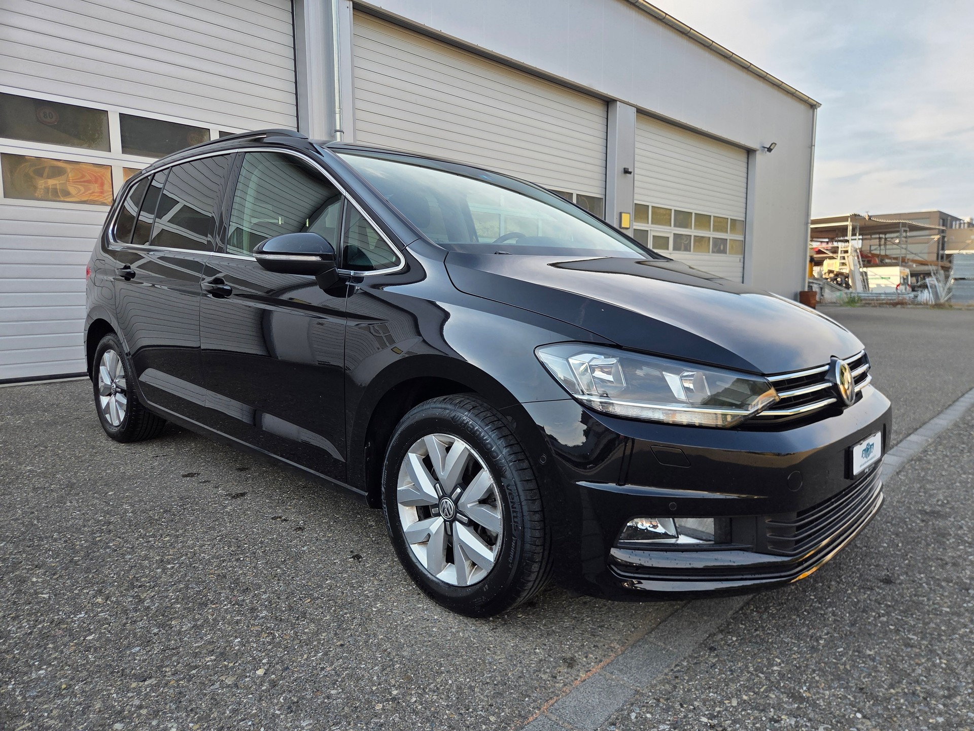 VW Touran 1.4 TSI / 7-Plätzer / Trendline DSG-image-2