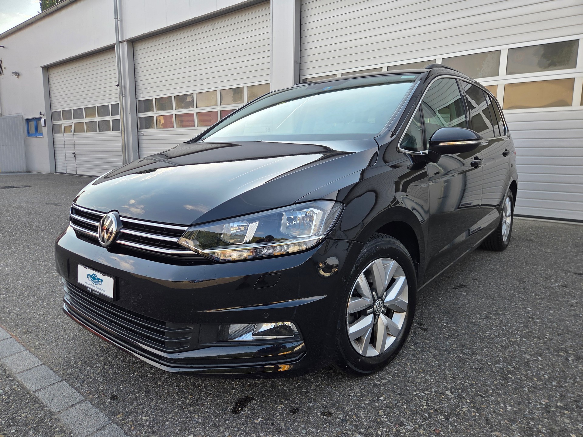 VW Touran 1.4 TSI / 7-Plätzer / Trendline DSG-image-0