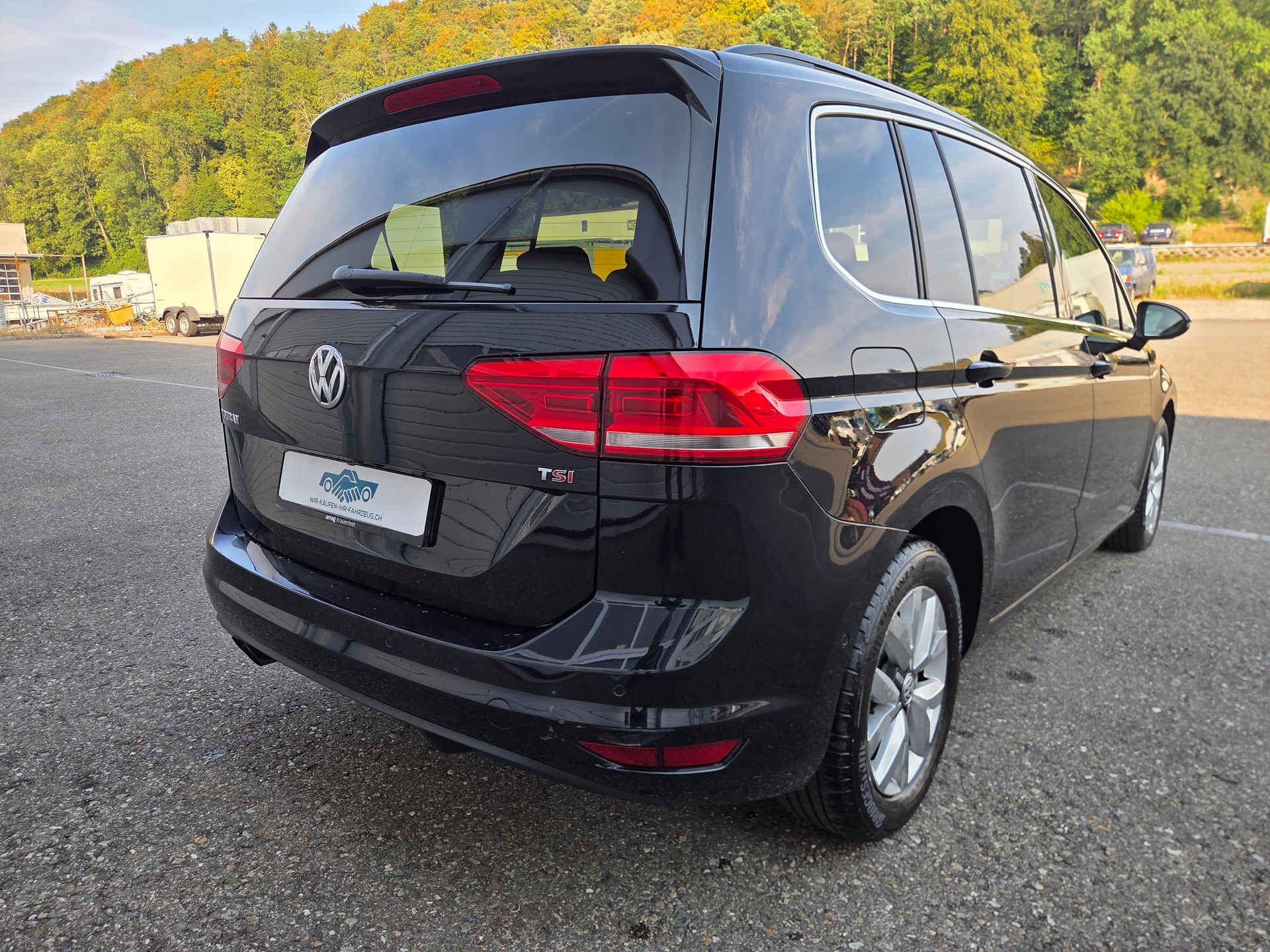 VW Touran 1.4 TSI / 7-Plätzer / Trendline DSG-image-3