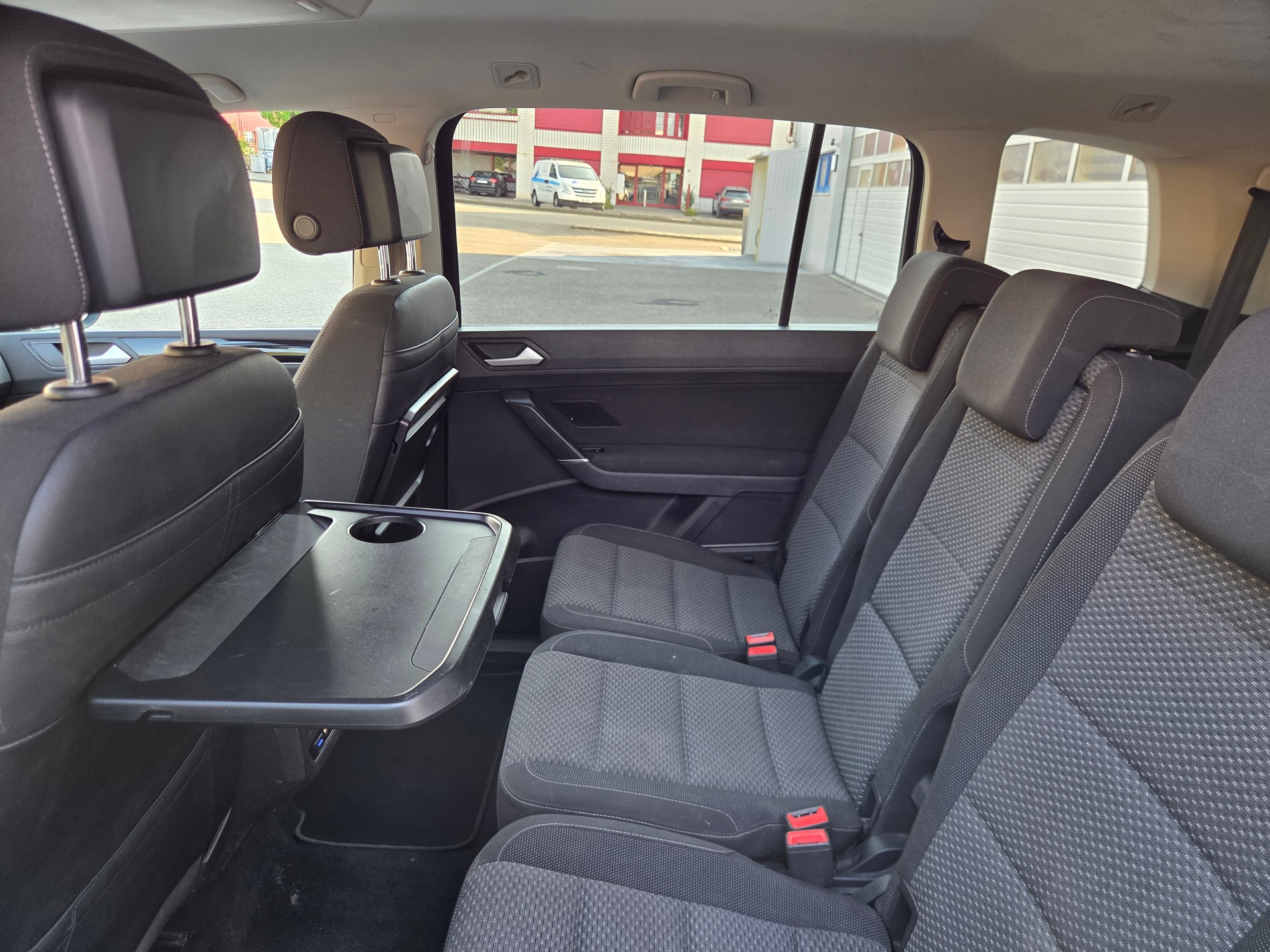 VW Touran 1.4 TSI / 7-Plätzer / Trendline DSG-image-12