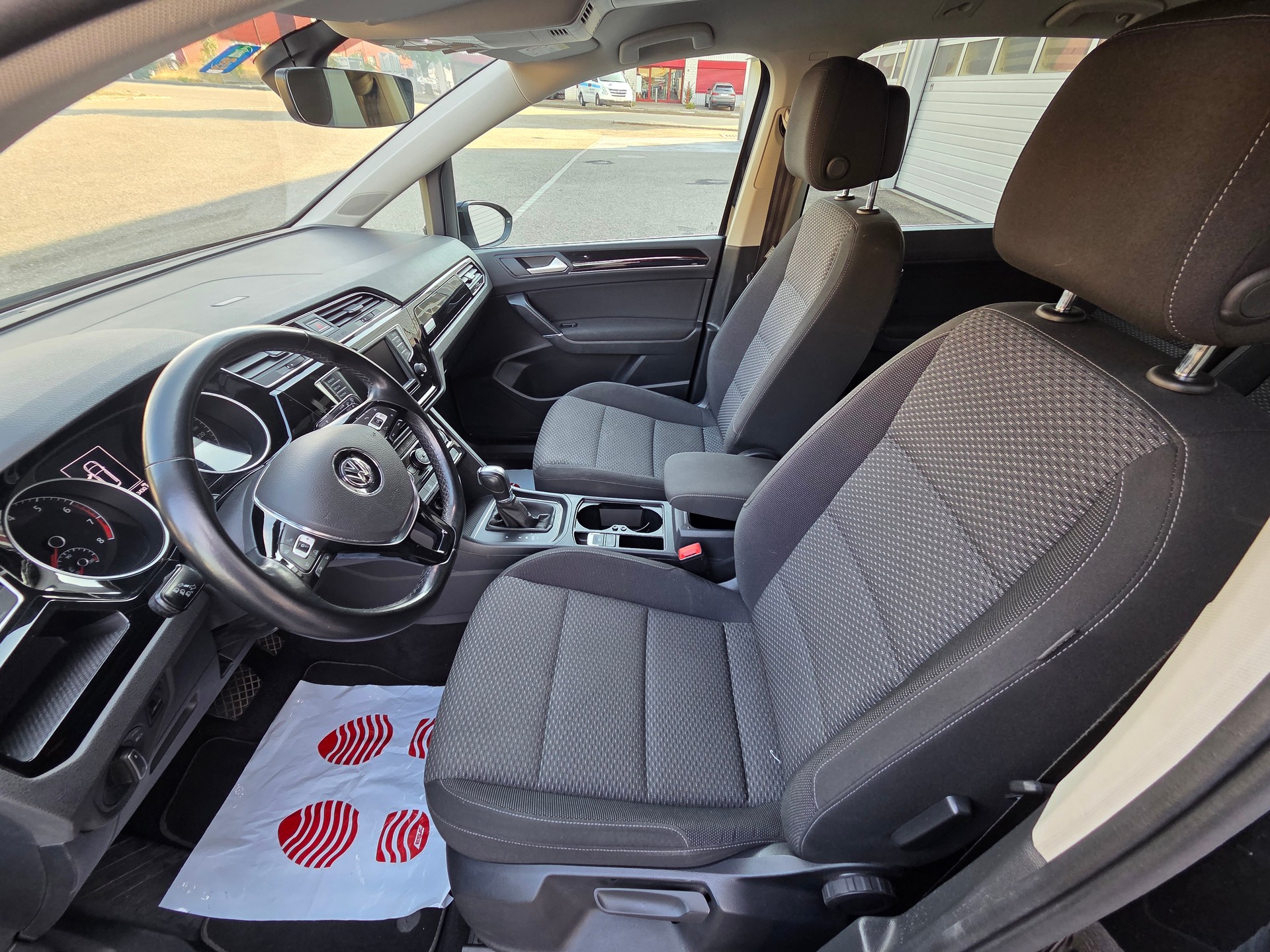 VW Touran 1.4 TSI / 7-Plätzer / Trendline DSG-image-6