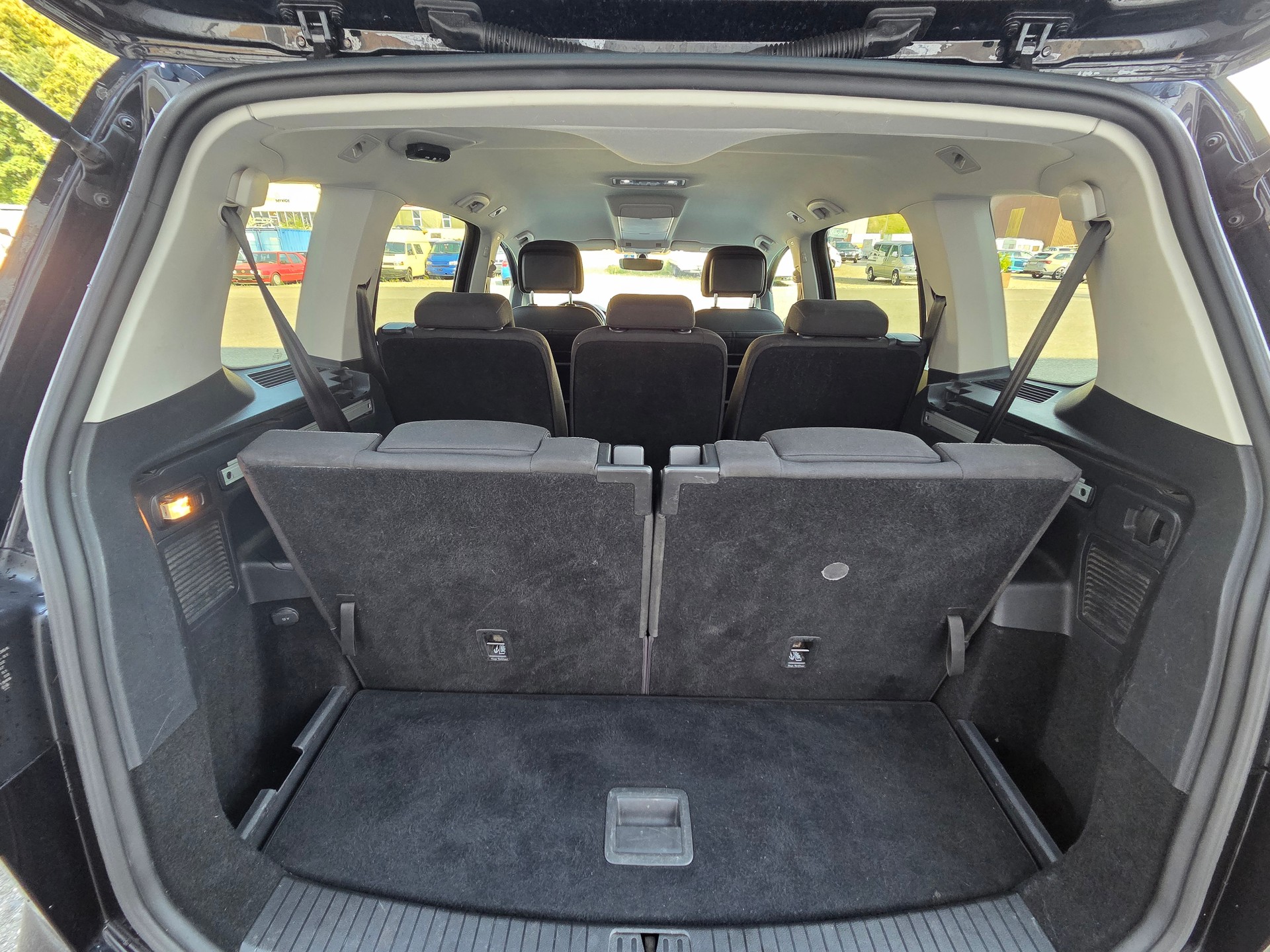 VW Touran 1.4 TSI / 7-Plätzer / Trendline DSG-image-14