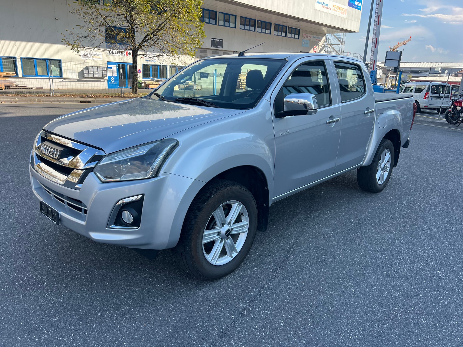 ISUZU D-MAX 1.9 Crew Cab Solar Plus 4x4 A-image-0