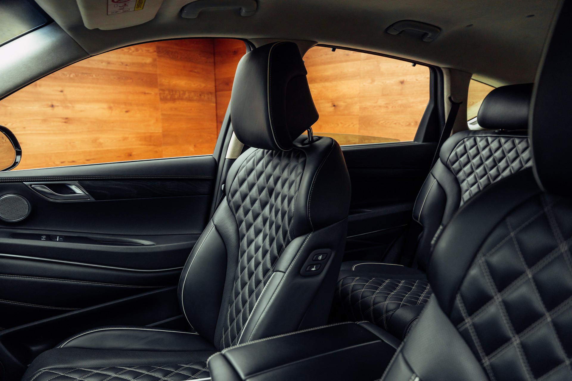 GENESIS GV80 2.5 TGDI Luxus 7 Seater AT8 AWD-image-5