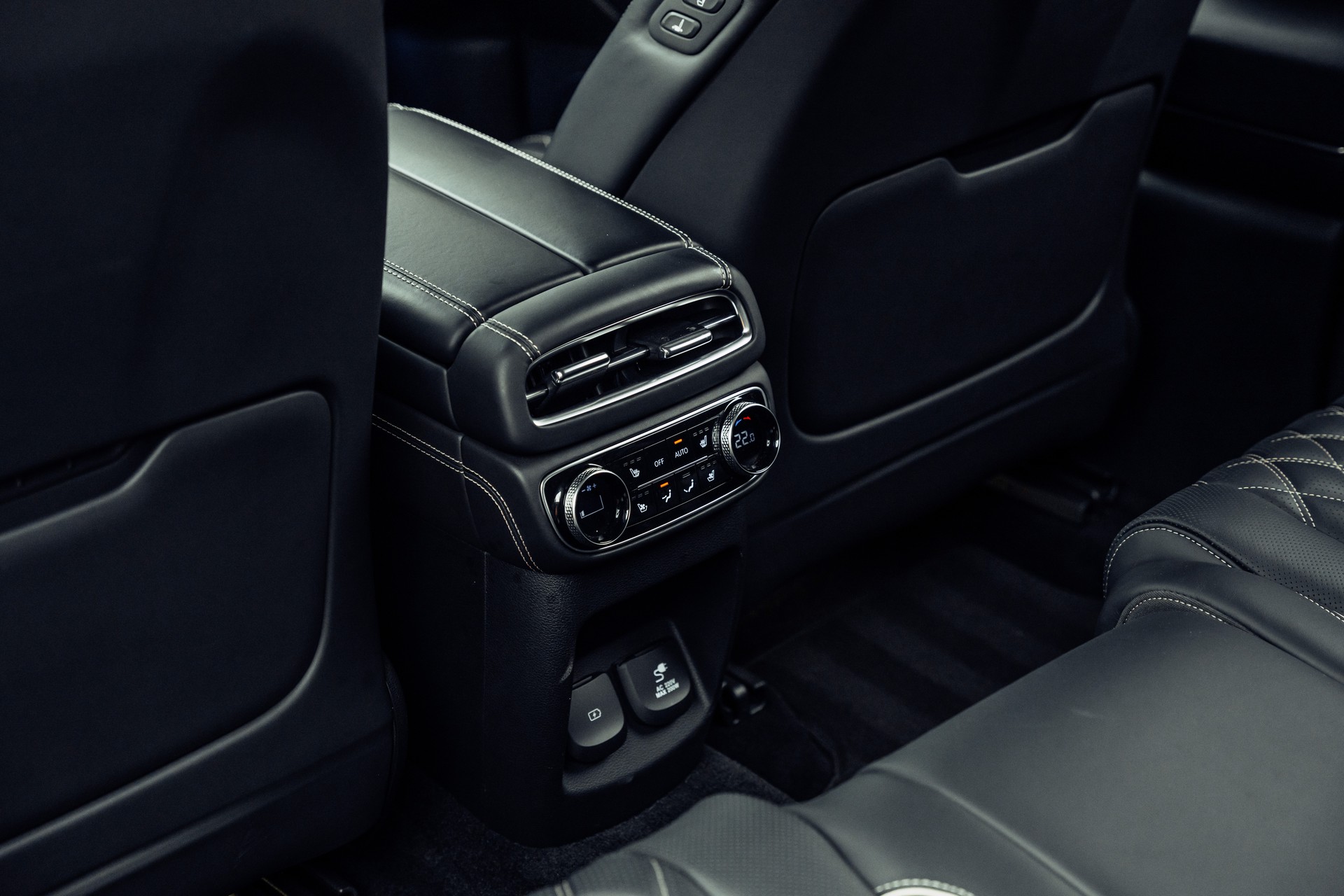 GENESIS GV80 2.5 TGDI Luxus 7 Seater AT8 AWD-image-13