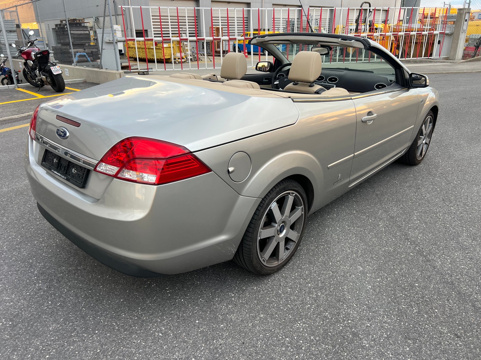FORD Focus CC 2.0i Titanium-image-5