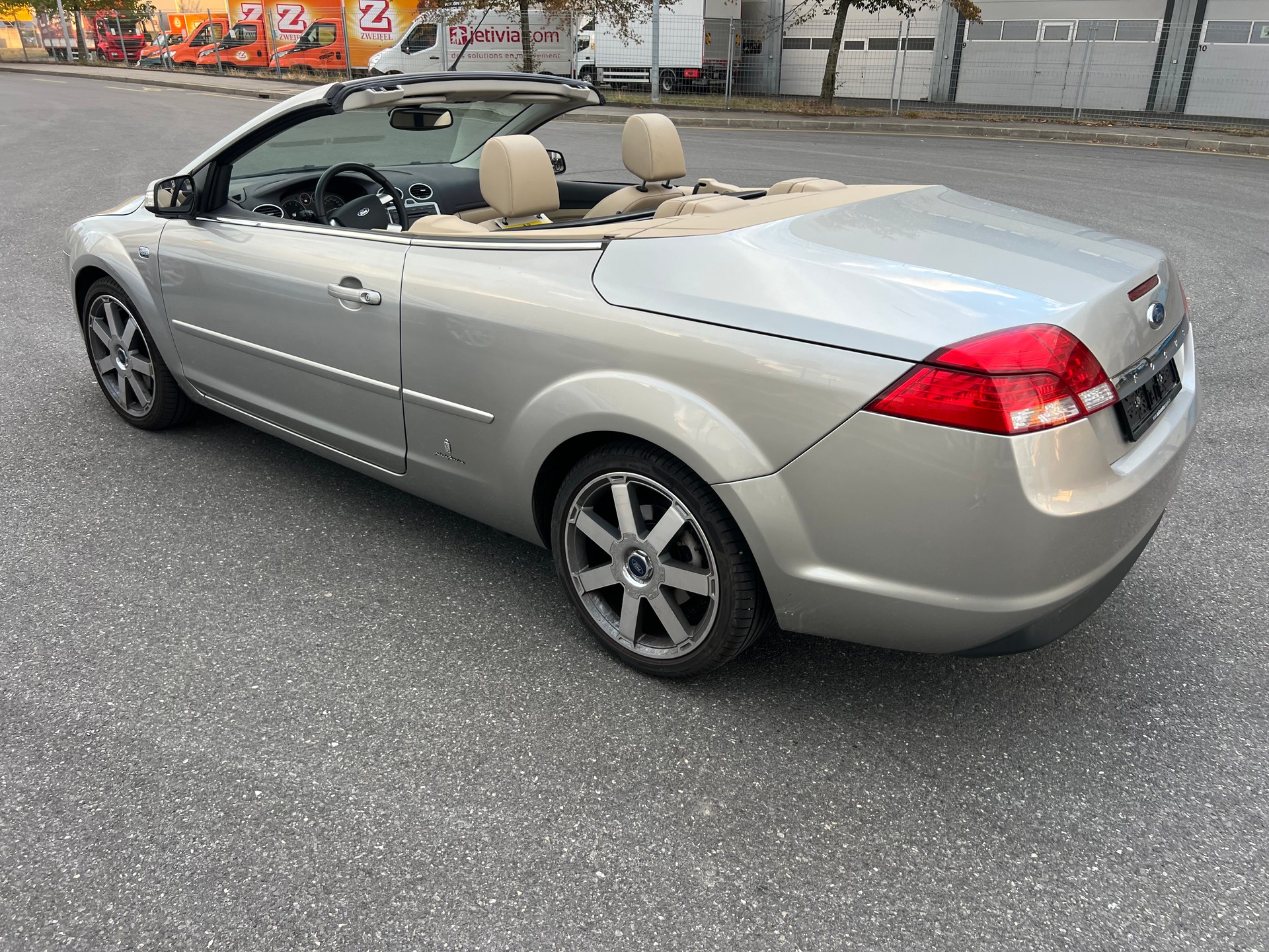 FORD Focus CC 2.0i Titanium-image-3