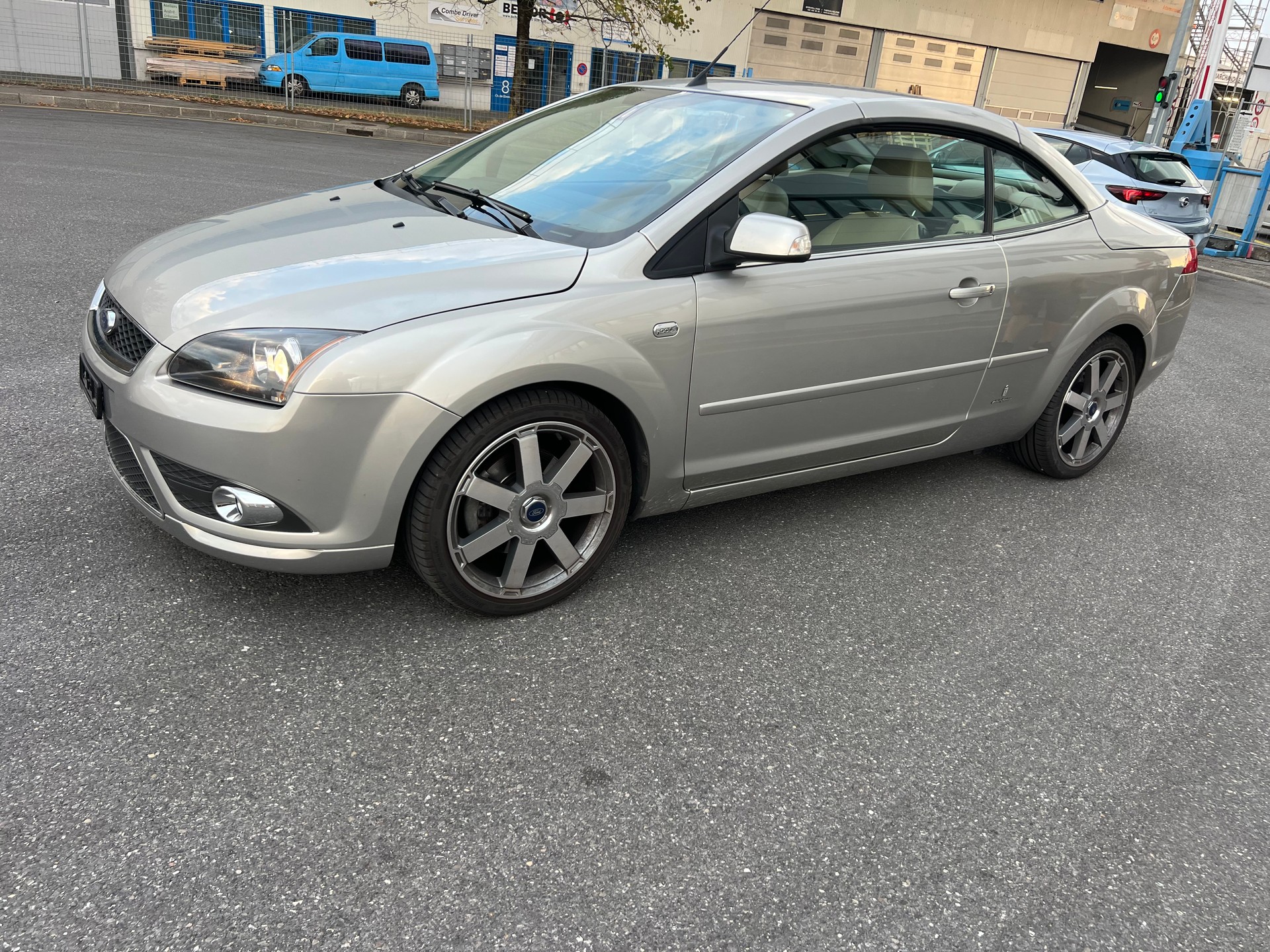 FORD Focus CC 2.0i Titanium-image-8