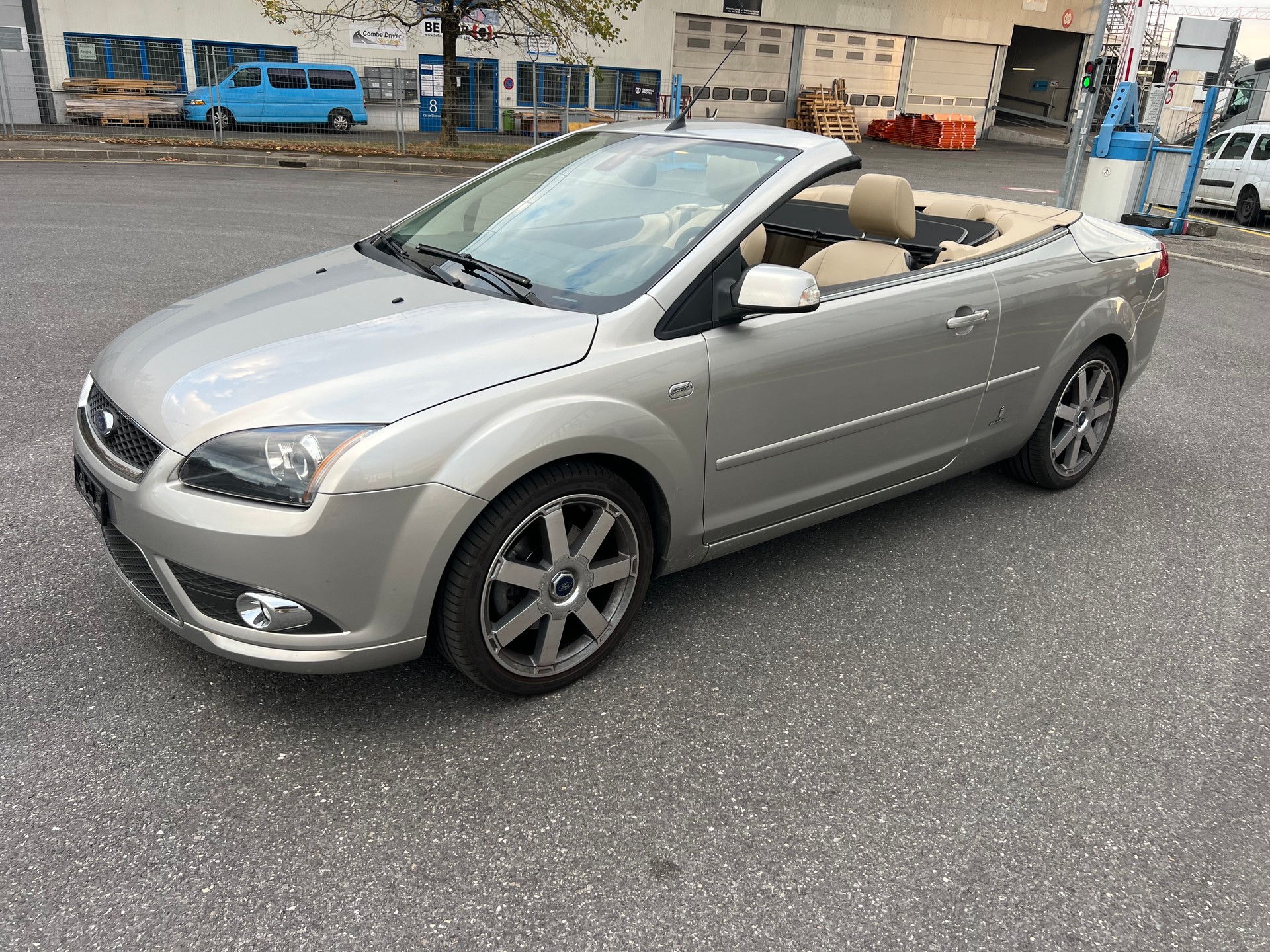 FORD Focus CC 2.0i Titanium-image-0