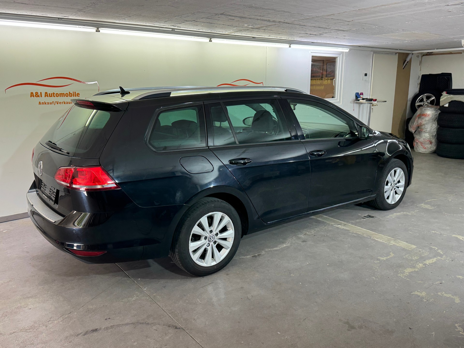 VW Golf Variant 1.6 TDI Comfortline DSG-image-2