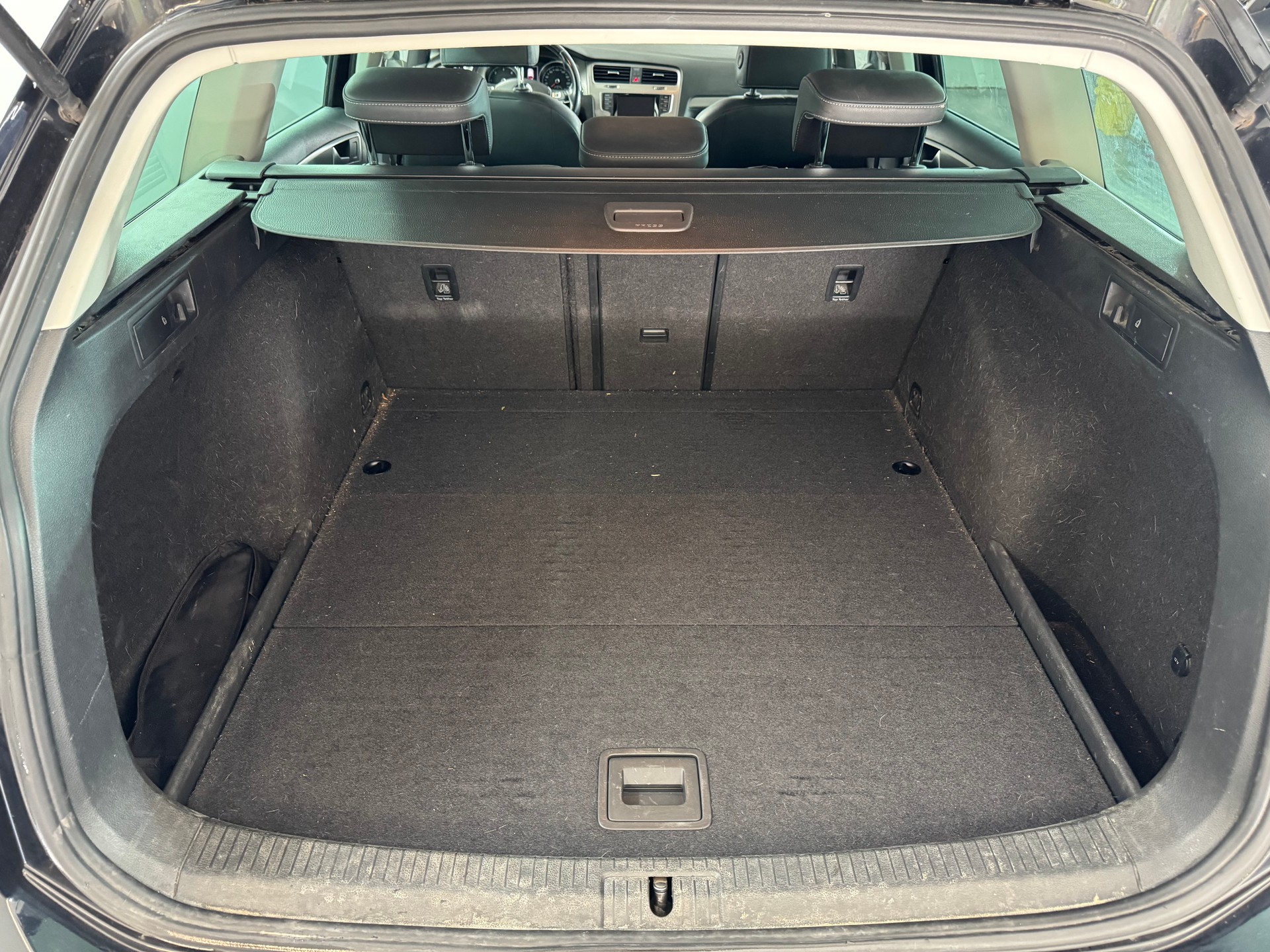 VW Golf Variant 1.6 TDI Comfortline DSG-image-13