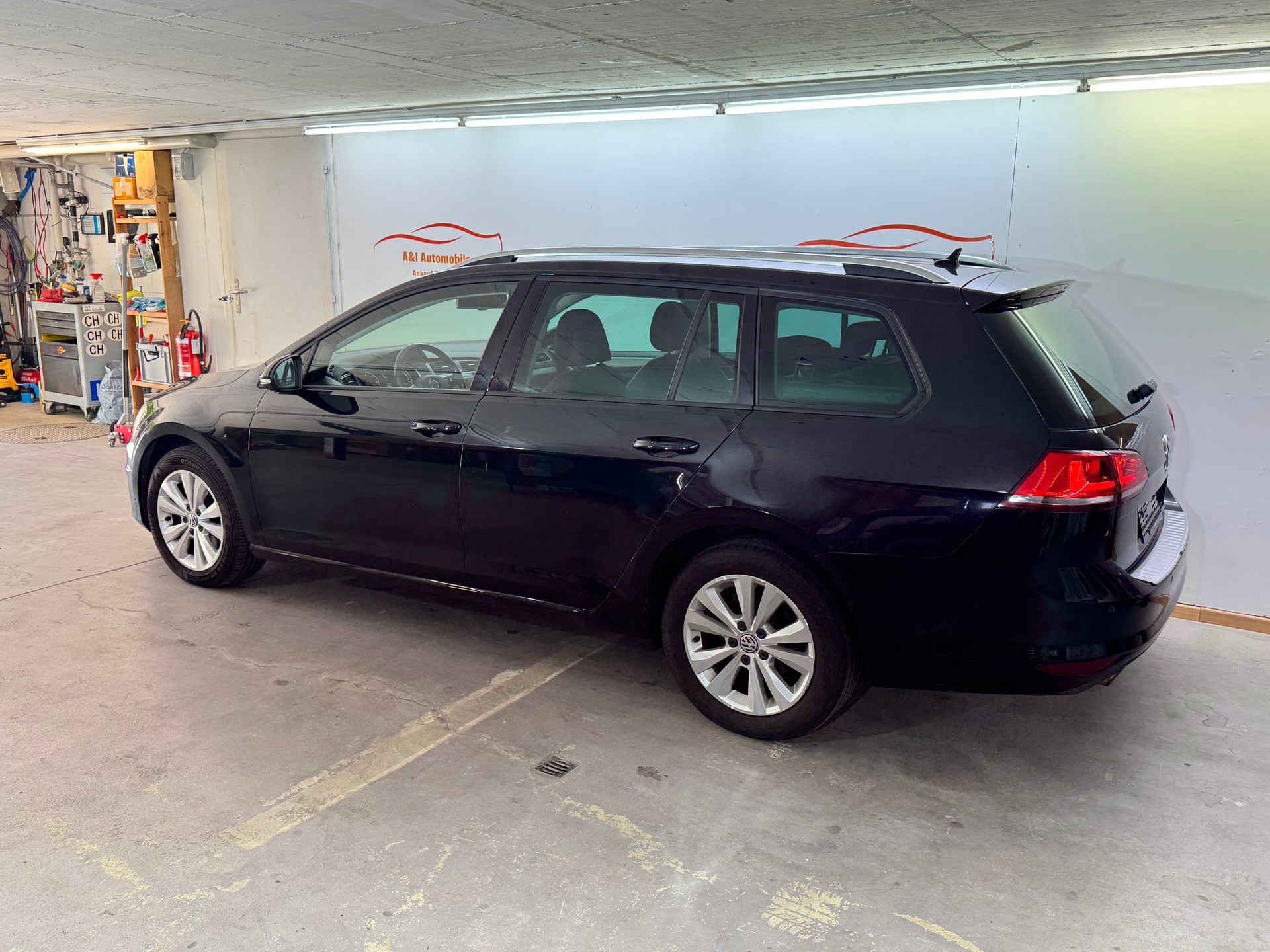 VW Golf Variant 1.6 TDI Comfortline DSG-image-3