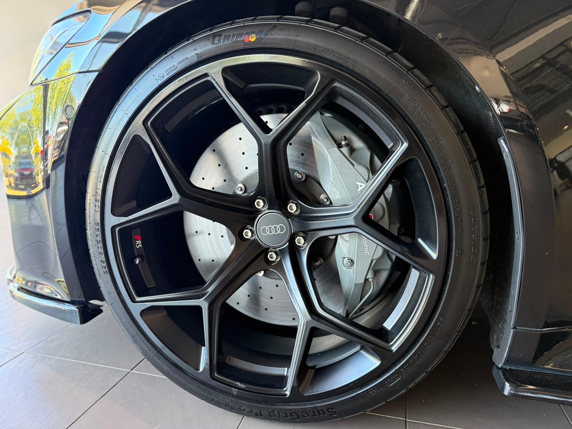 AUDI RS6 Avant 4.0 TFSI V8 quattro-image-12