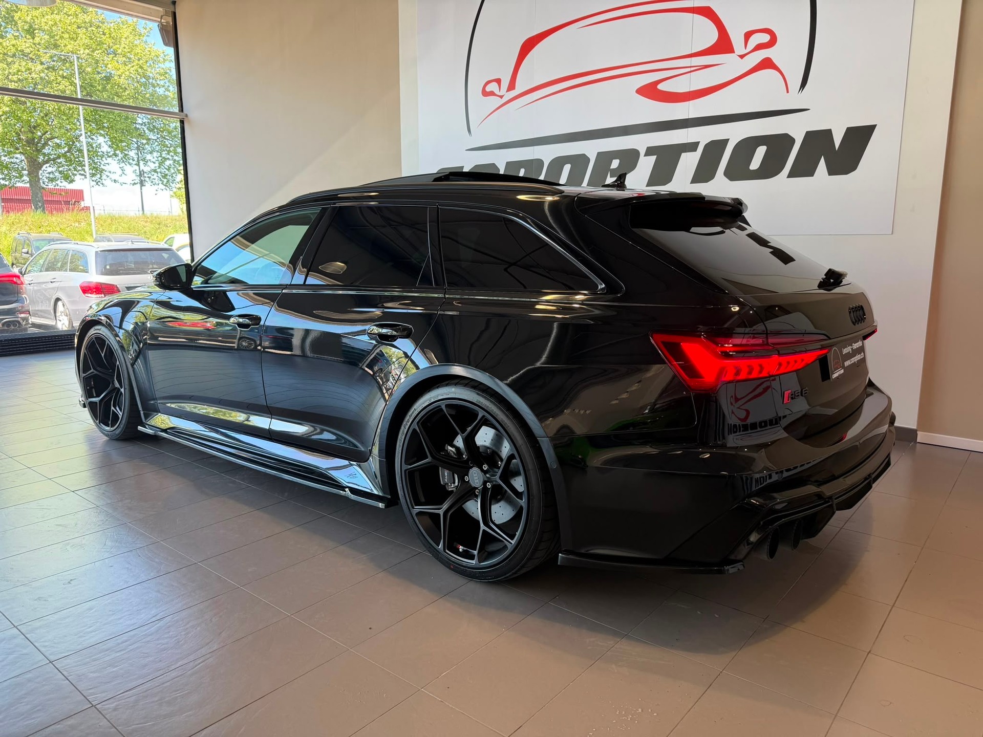 AUDI RS6 Avant 4.0 TFSI V8 quattro-image-8