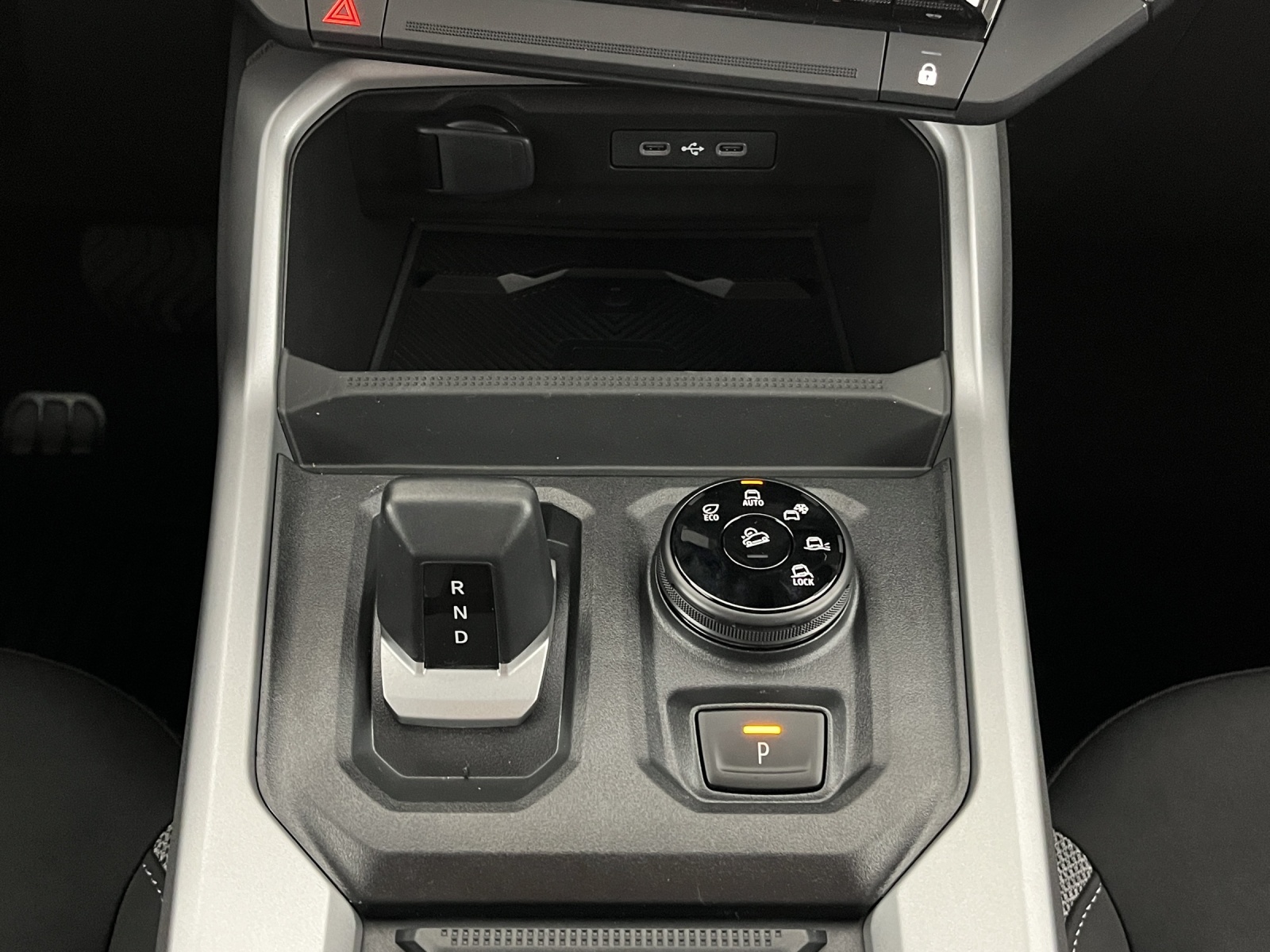 DACIA Bigster 1.2 Hybrid Journey 4WD-image-13