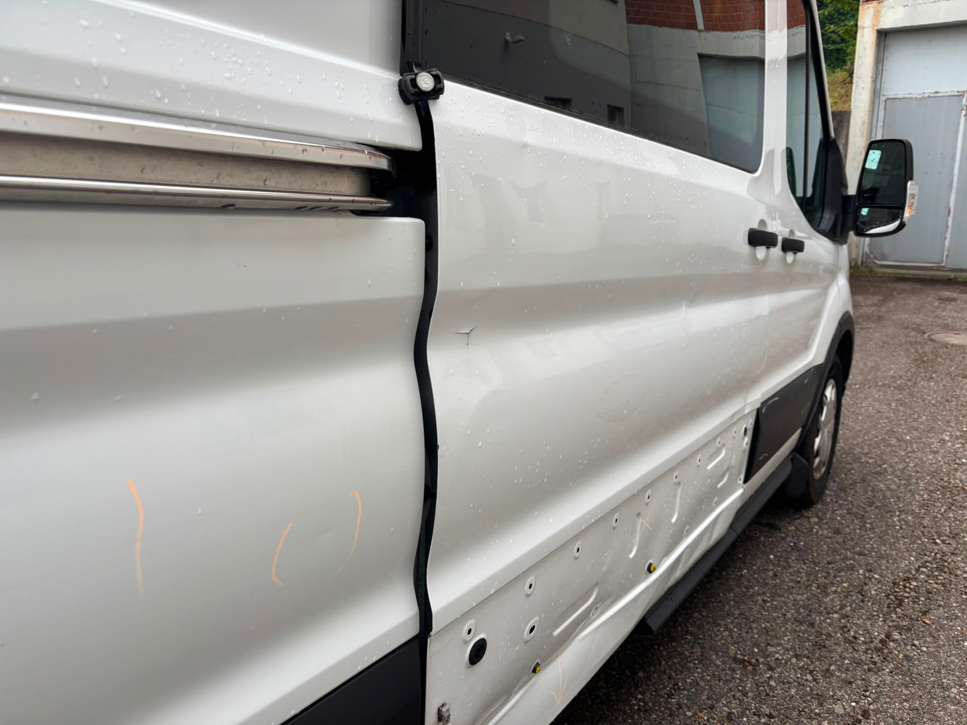 FORD Transit Van 350 L3 Trend 2.0 TDCi 130 HEV FWD-image-10