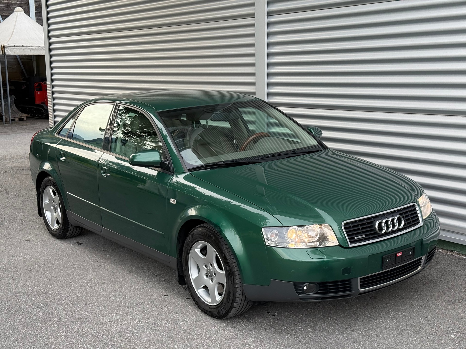 AUDI A4 3.0 V6 quattro-image-3